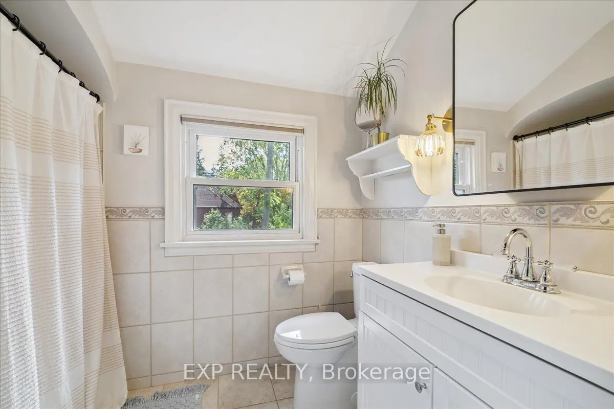 2058 Emerald Crescent