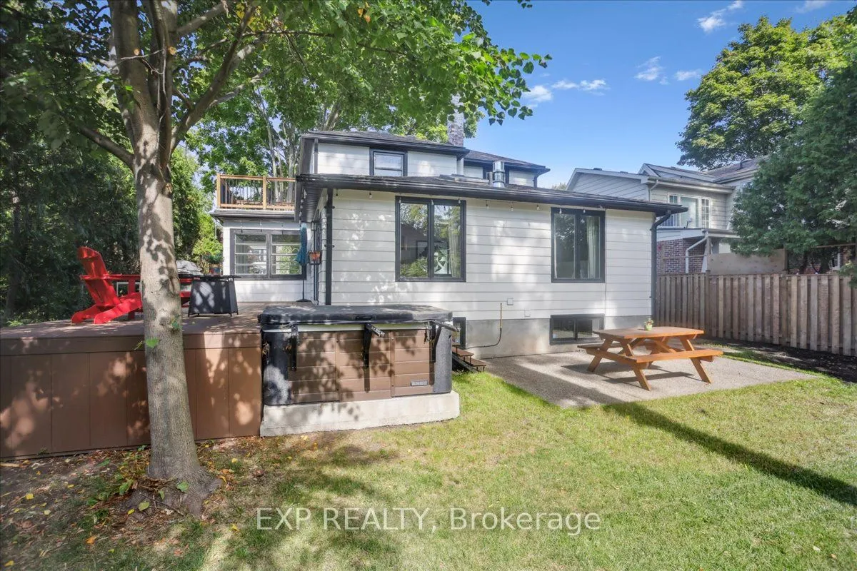 2058 Emerald Crescent