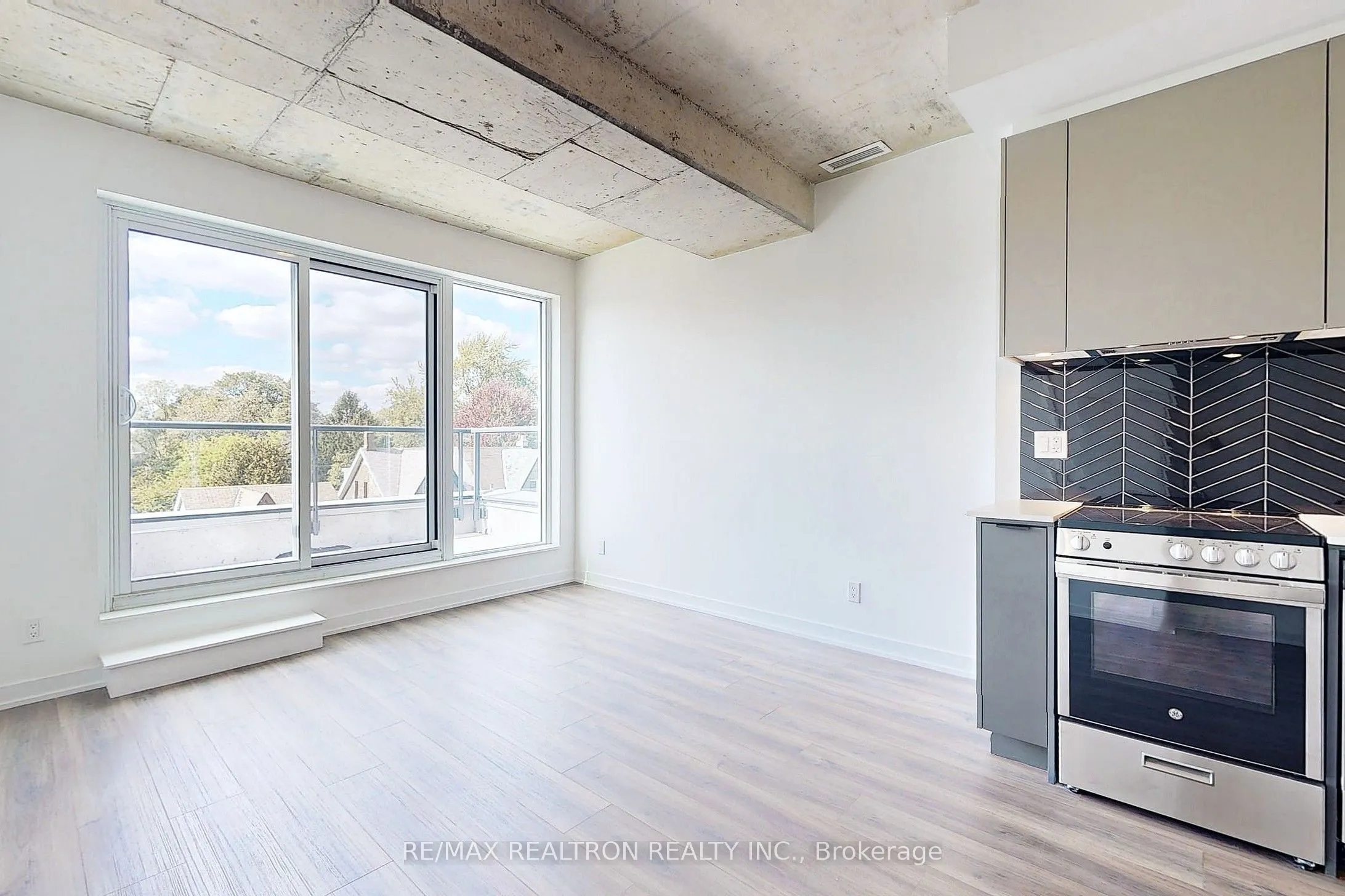 57 Brock Avenue, #406