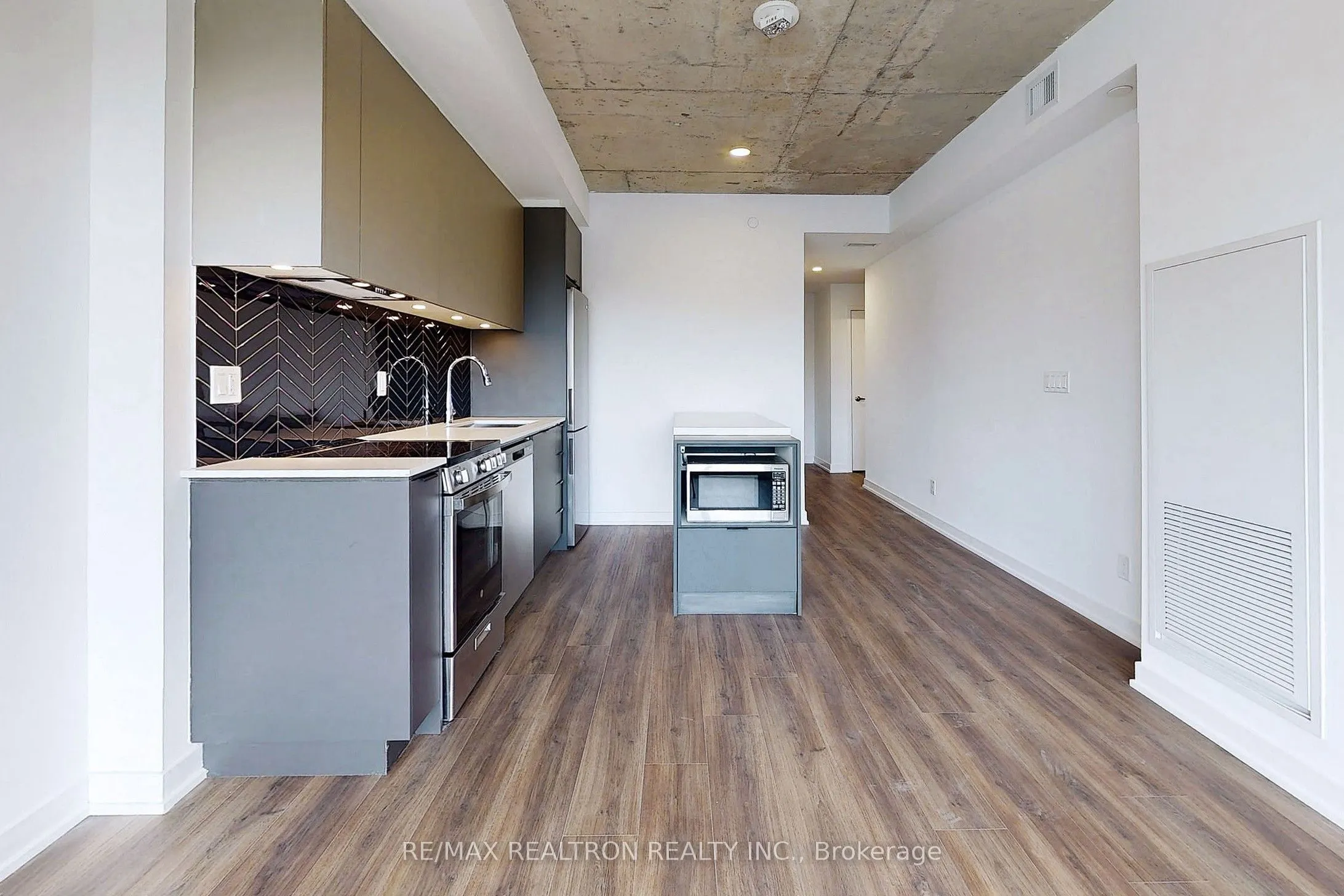 57 Brock Avenue, #406