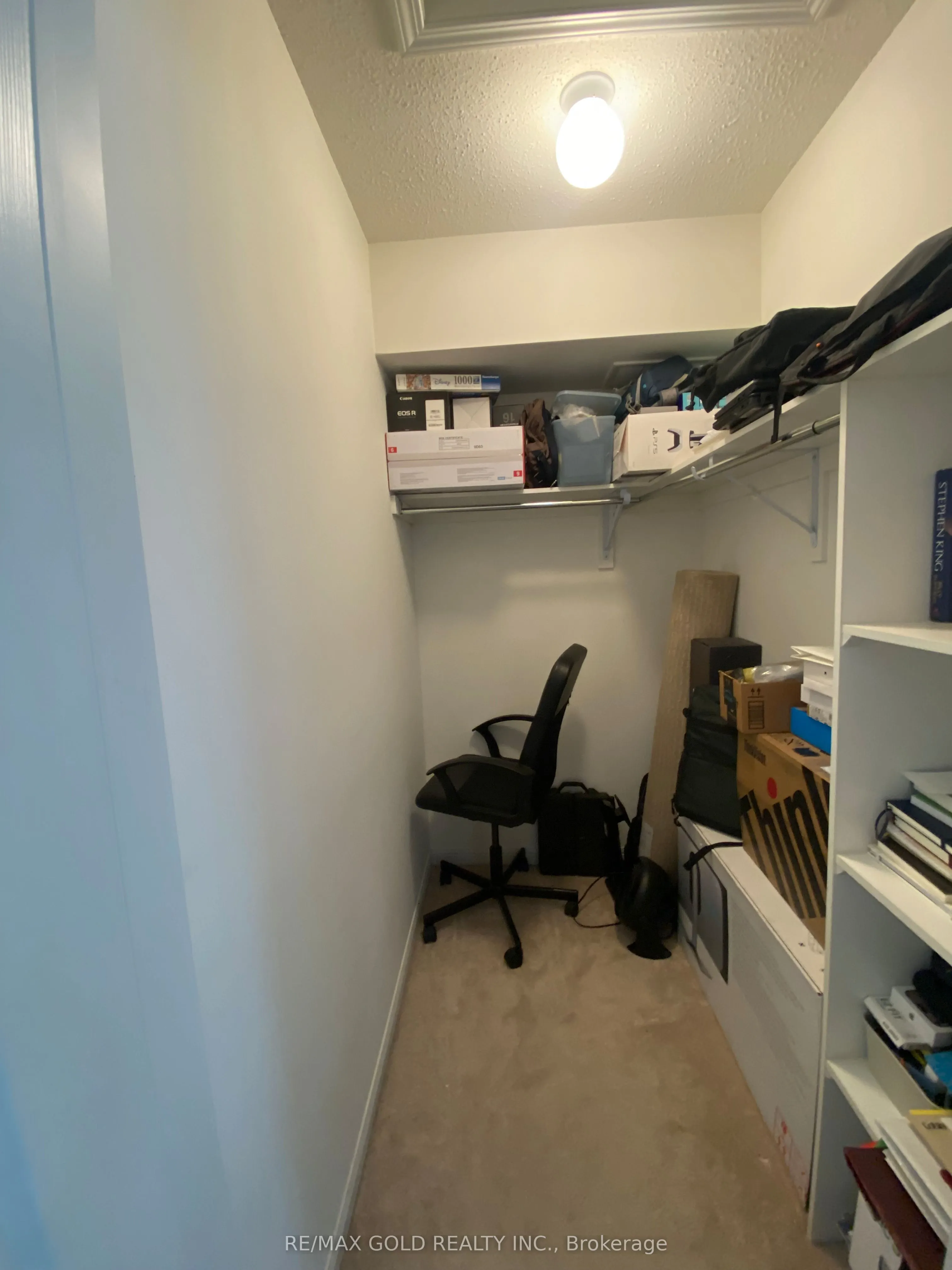 1 Beckenrose Court, #137