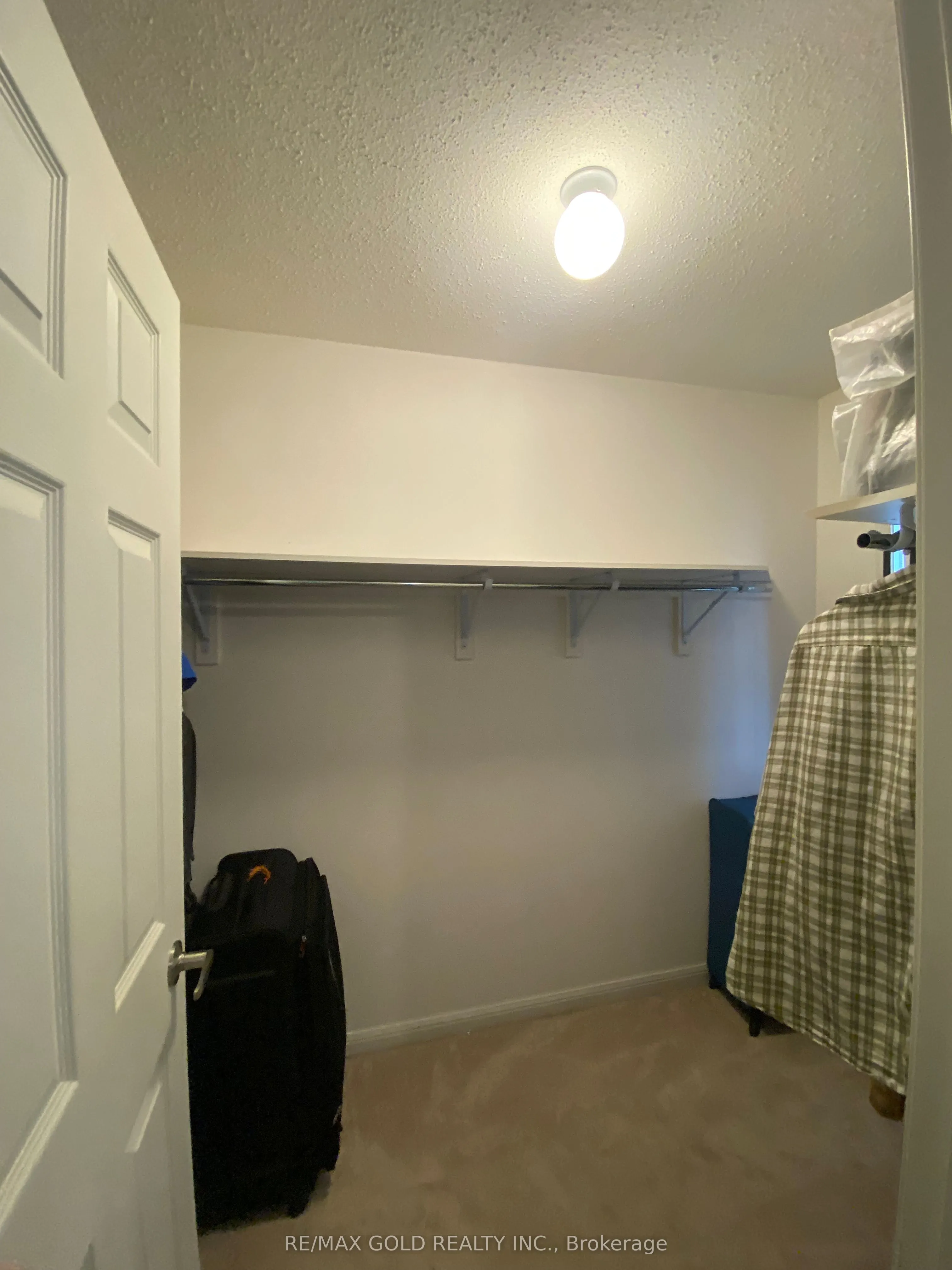 1 Beckenrose Court, #137