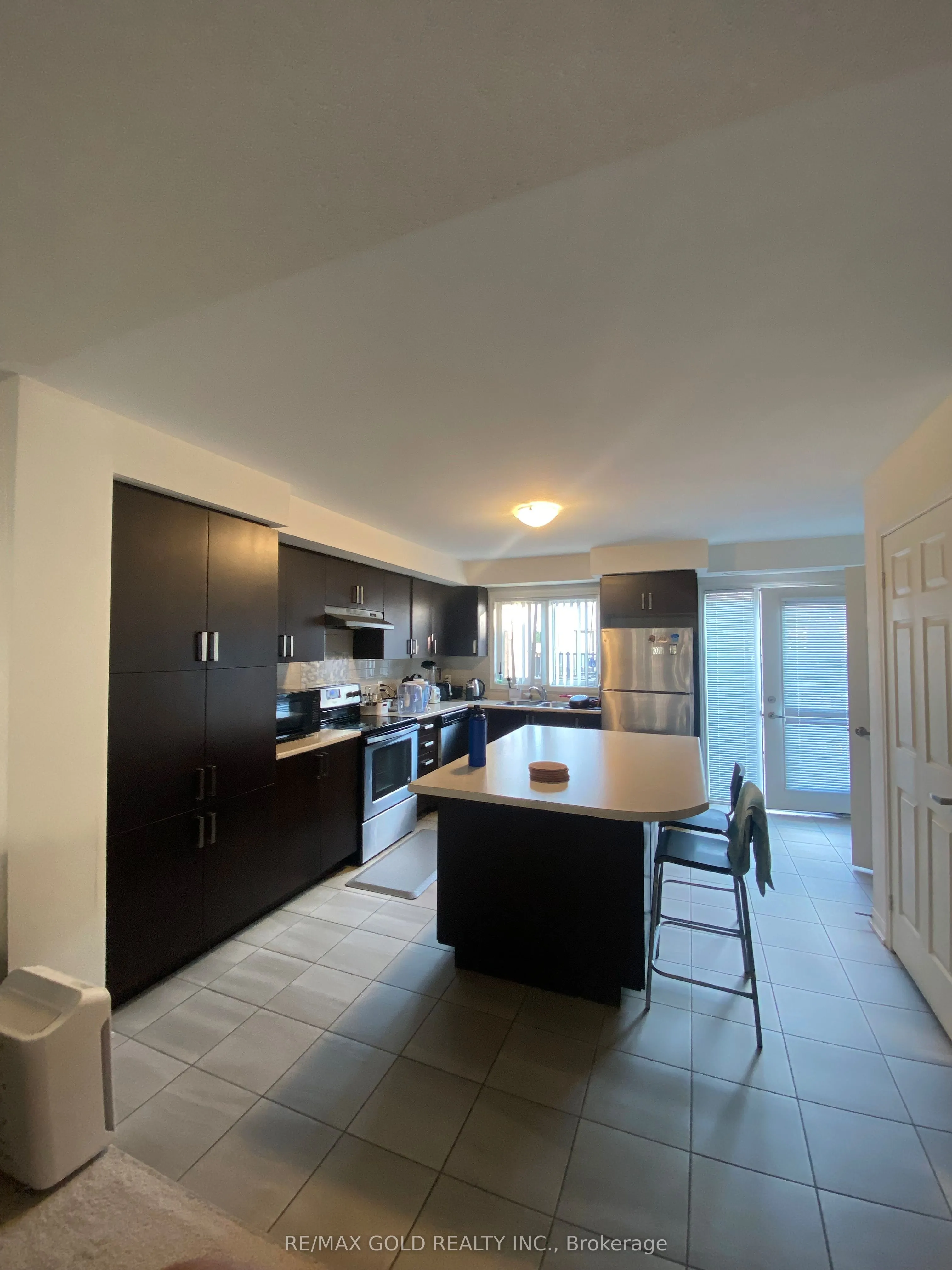 1 Beckenrose Court, #137