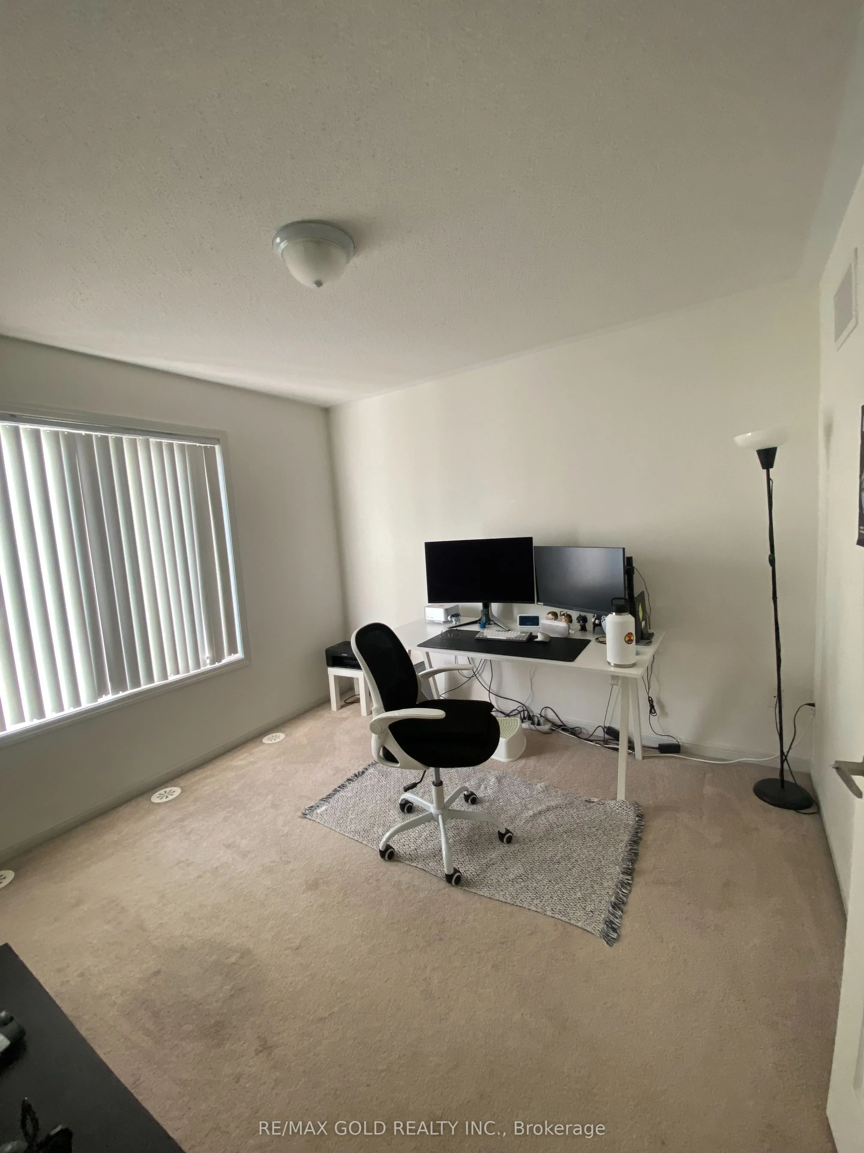 1 Beckenrose Court, #137
