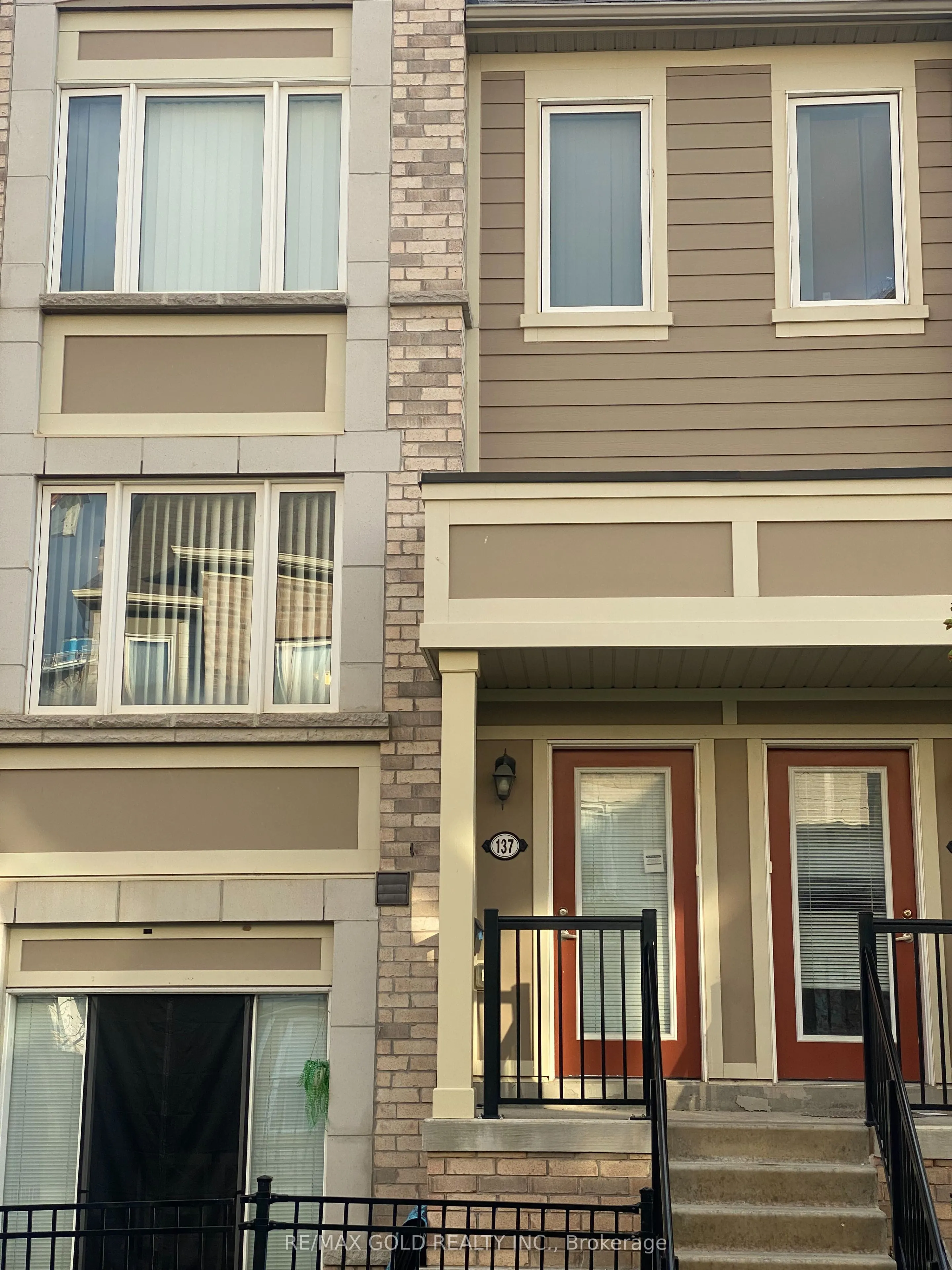 1 Beckenrose Court, #137