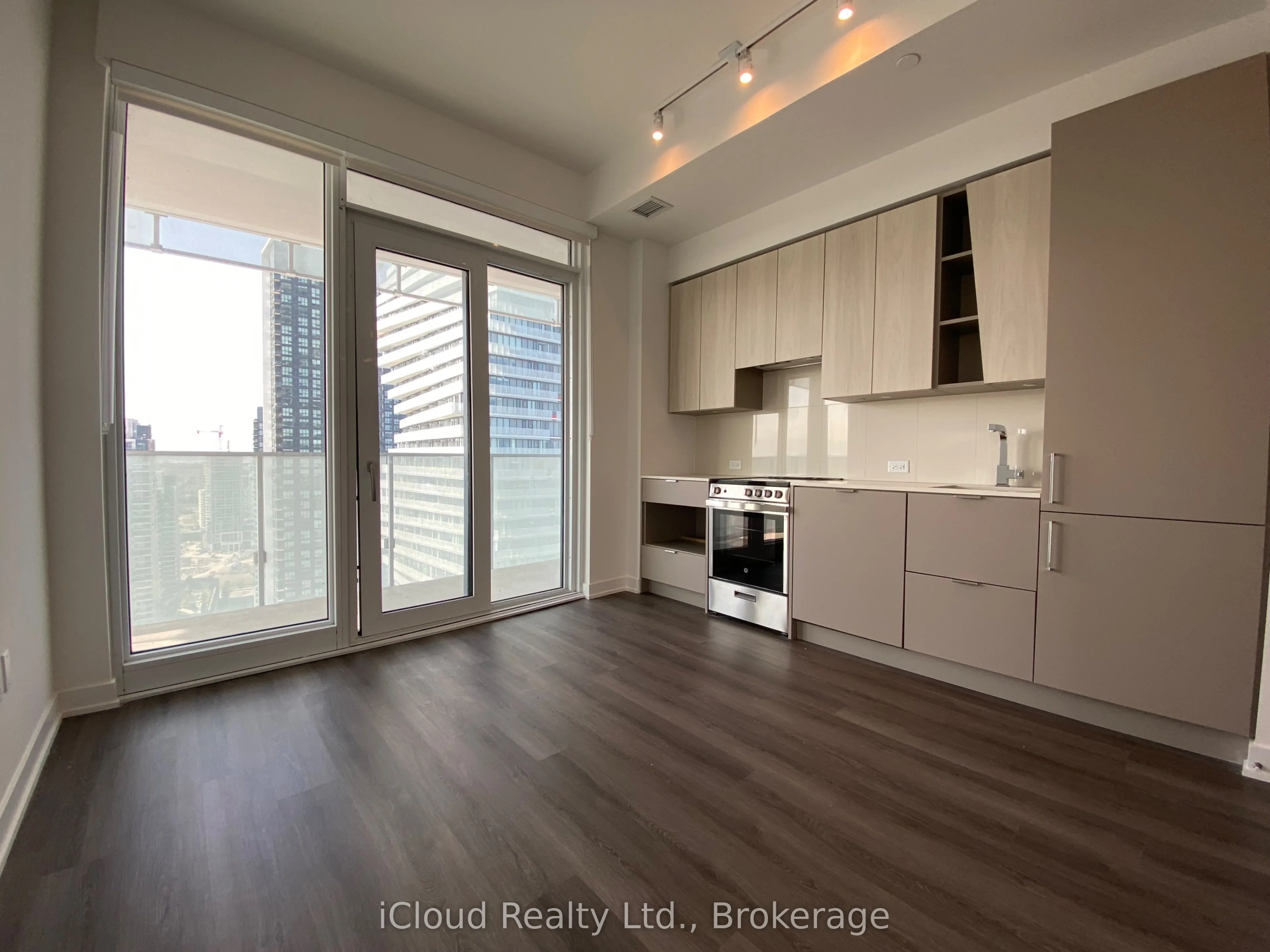 3883 Quartz Road, #3111