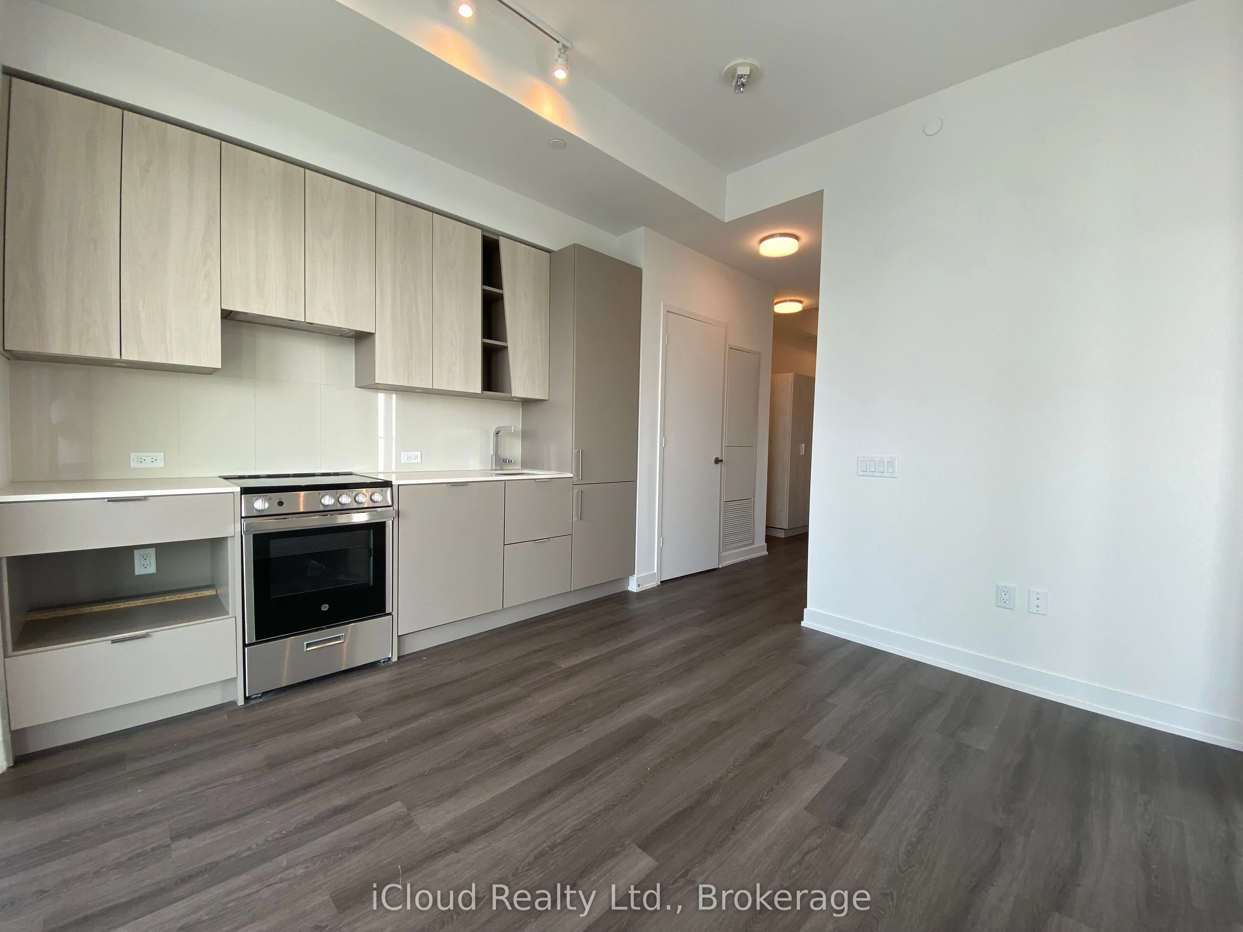 3883 Quartz Road, #3111