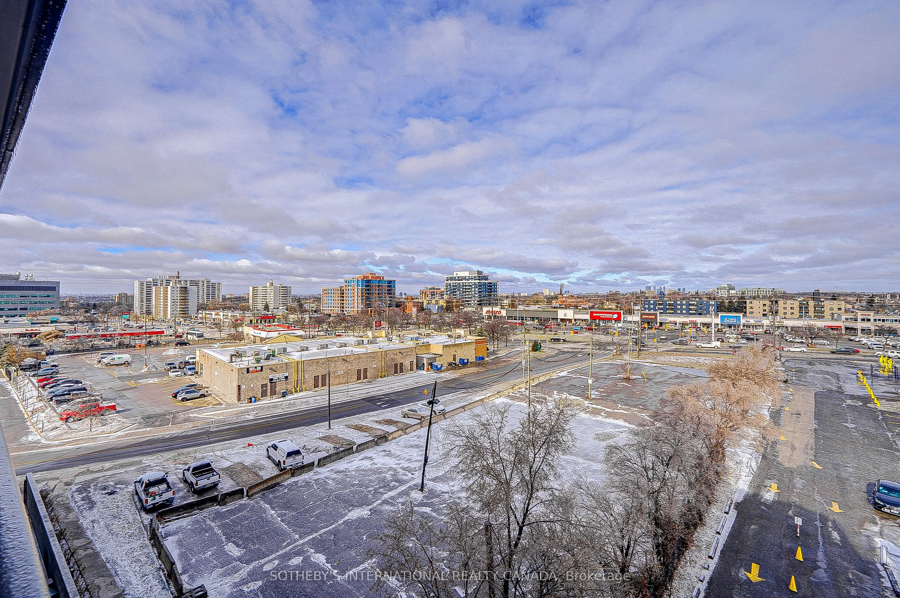 15 James Finlay Way, #712