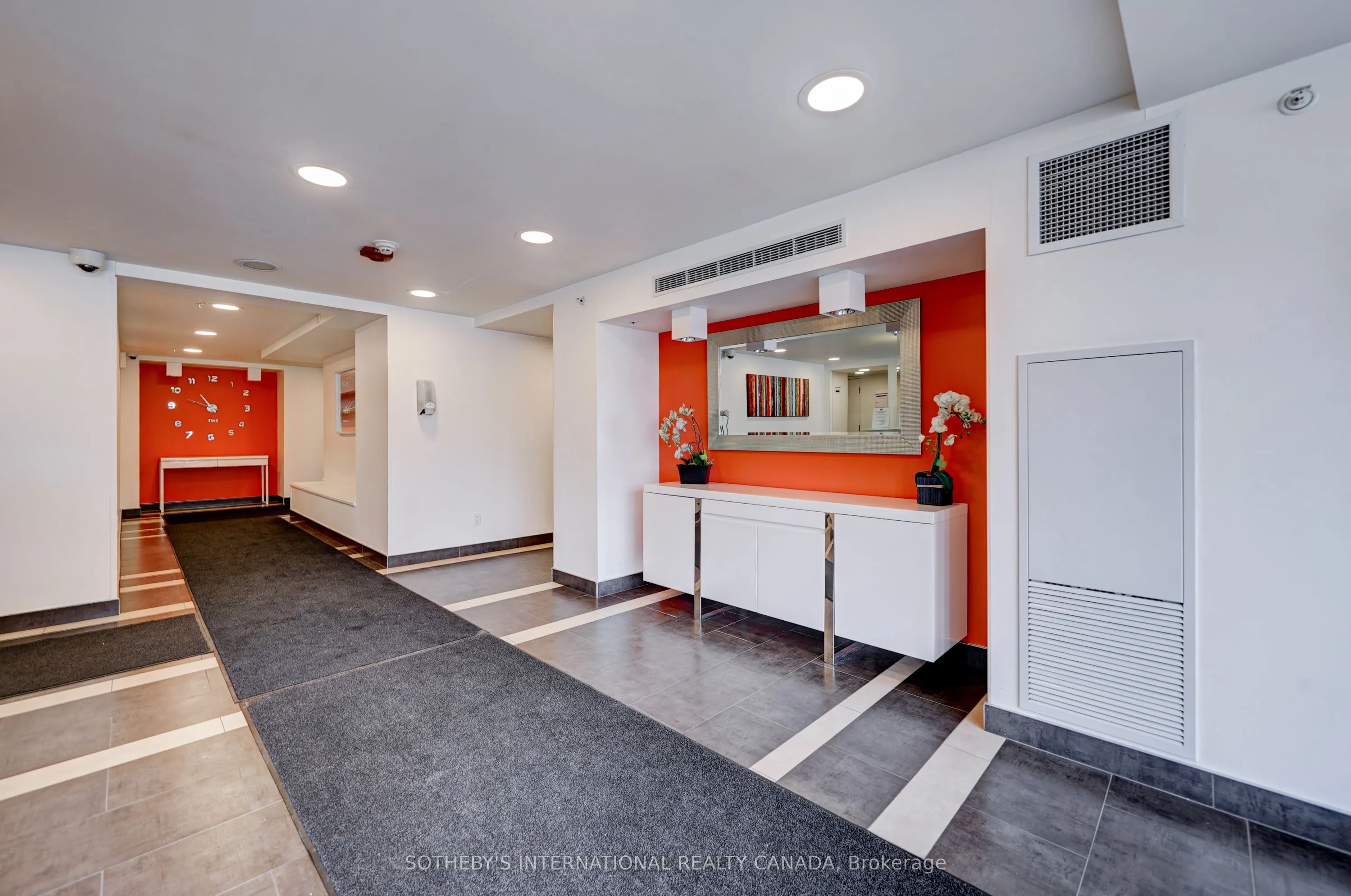 15 James Finlay Way, #712