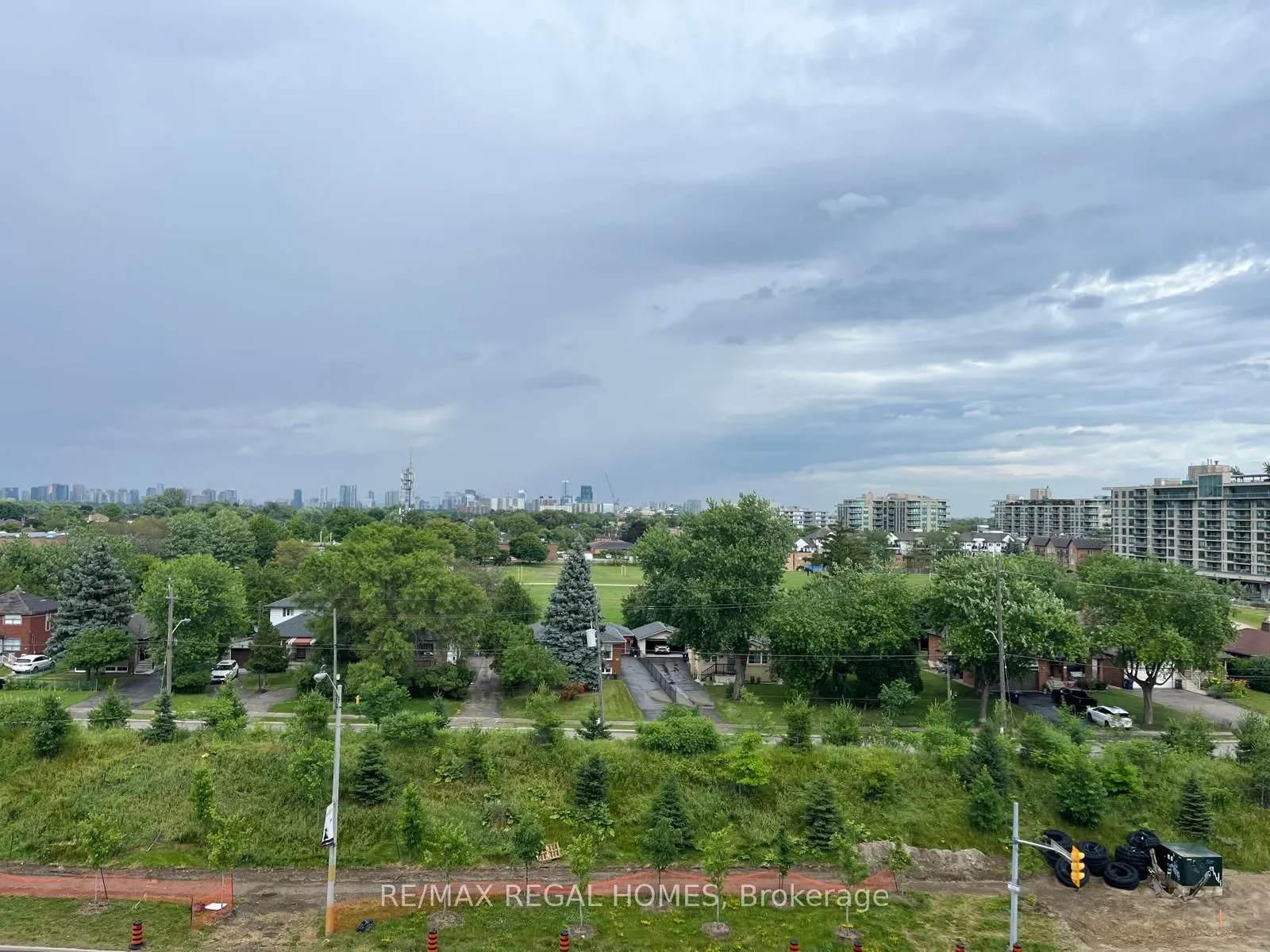 10 De Boers Drive, #608