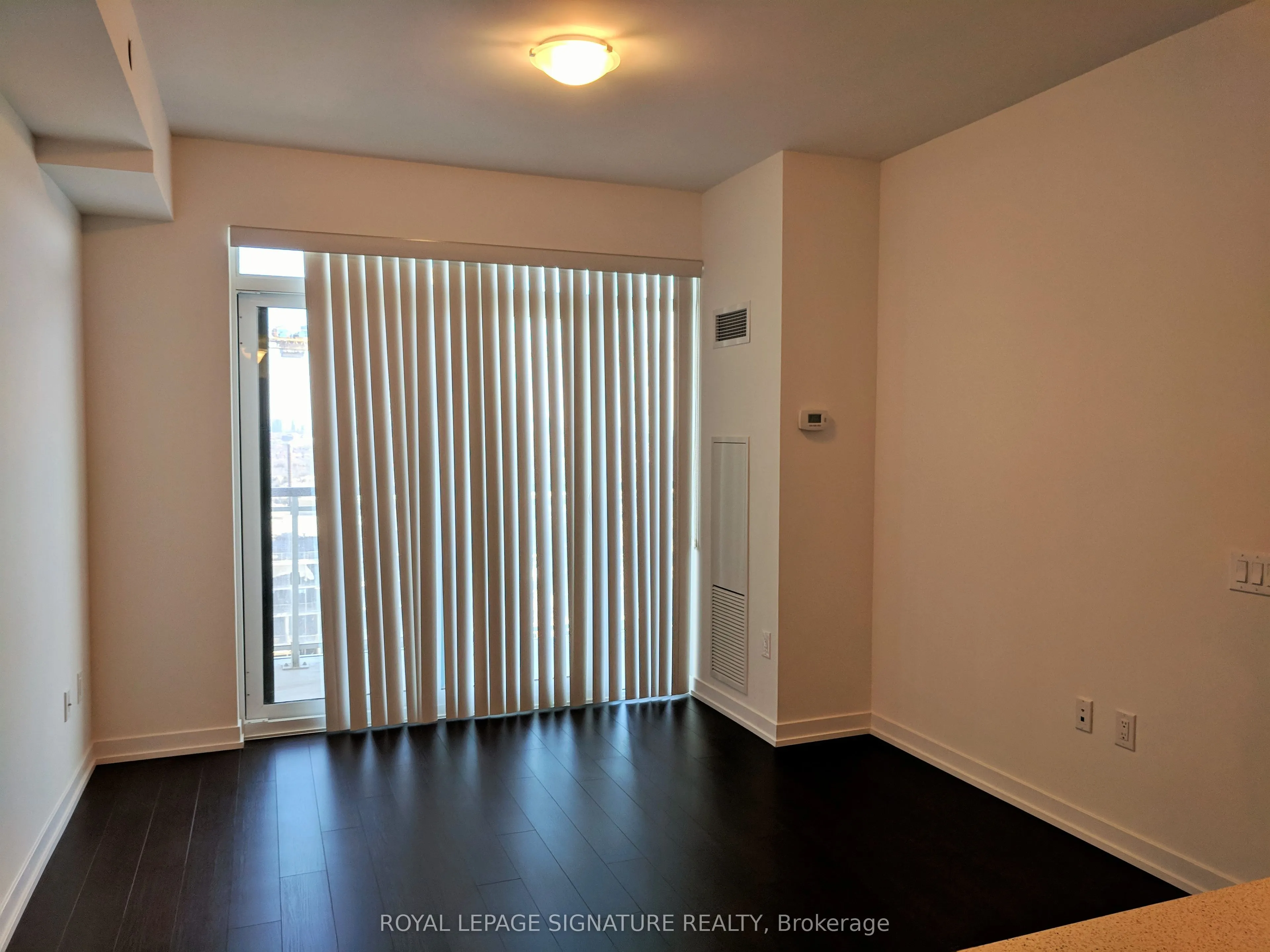 2560 Eglinton Avenue W, #1412