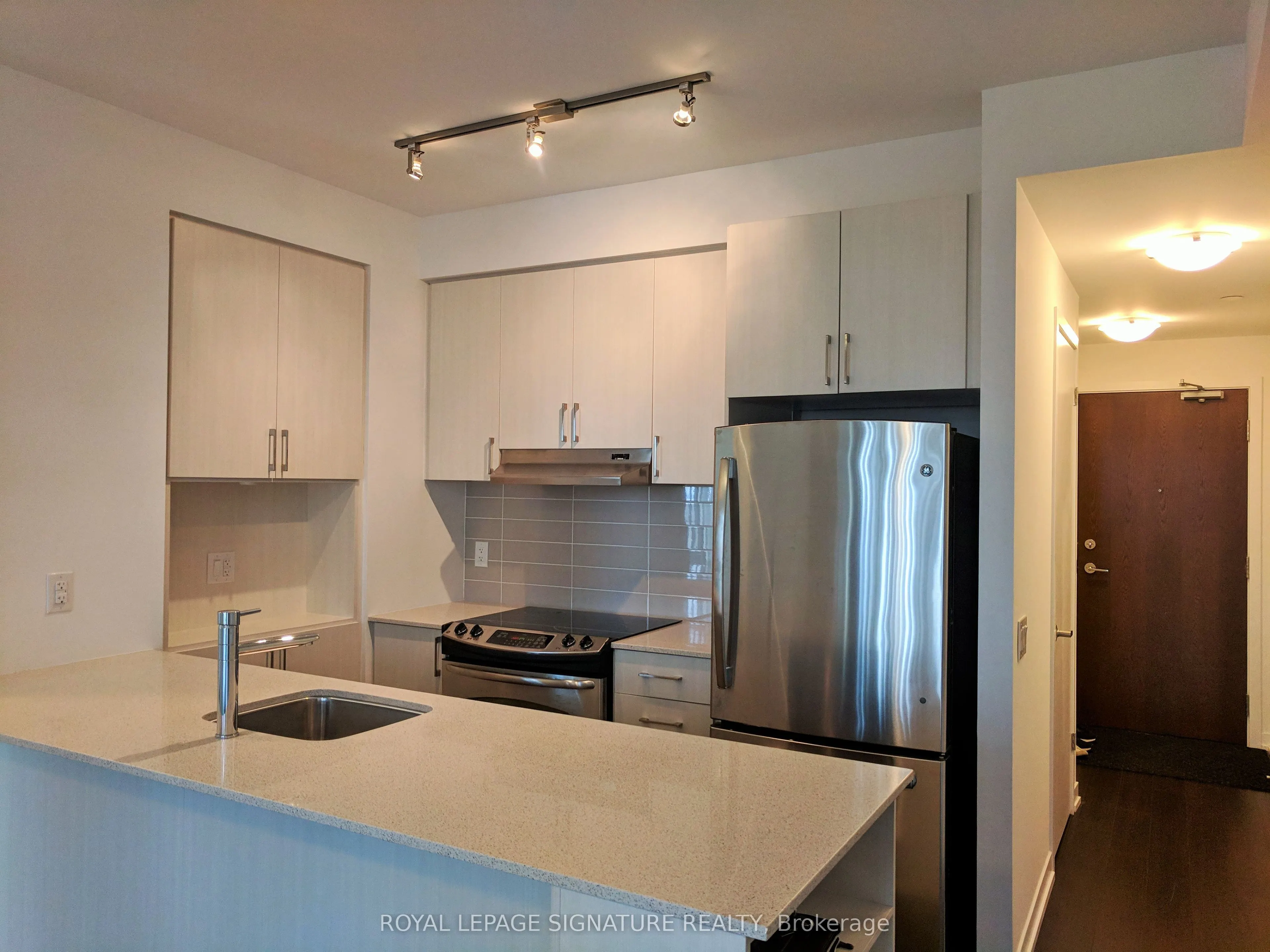 2560 Eglinton Avenue W, #1412