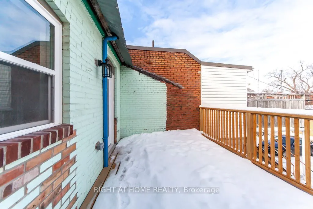 3328 Dundas Street W, #Upper