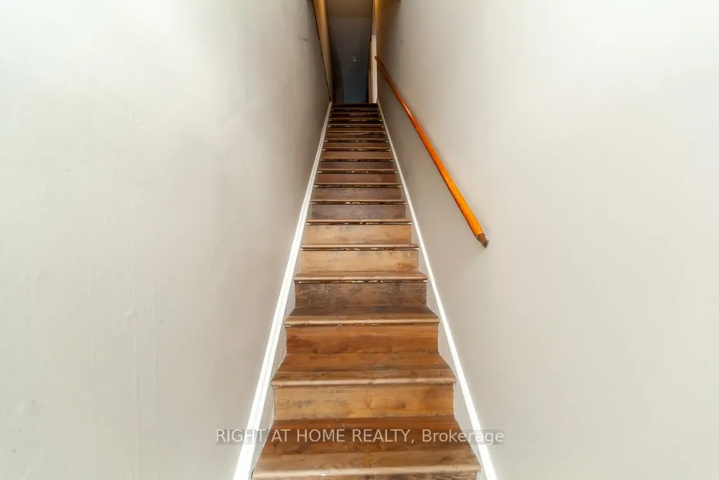 3328 Dundas Street W, #Upper