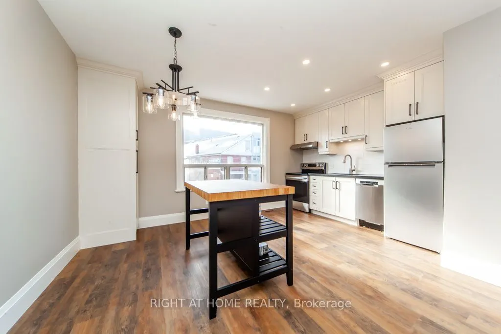 3328 Dundas Street W, #Upper