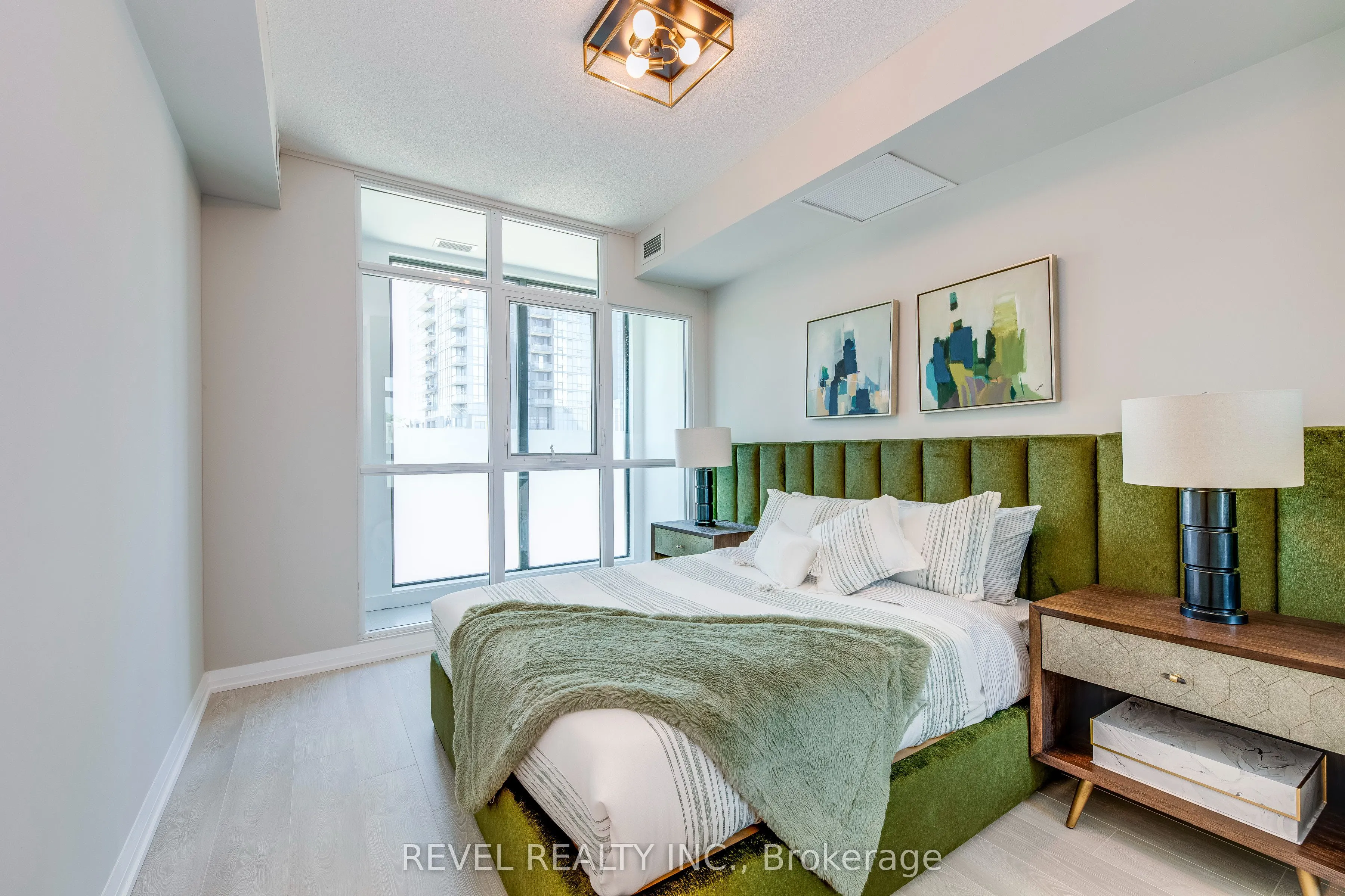 15 Watergarden Drive, #1802
