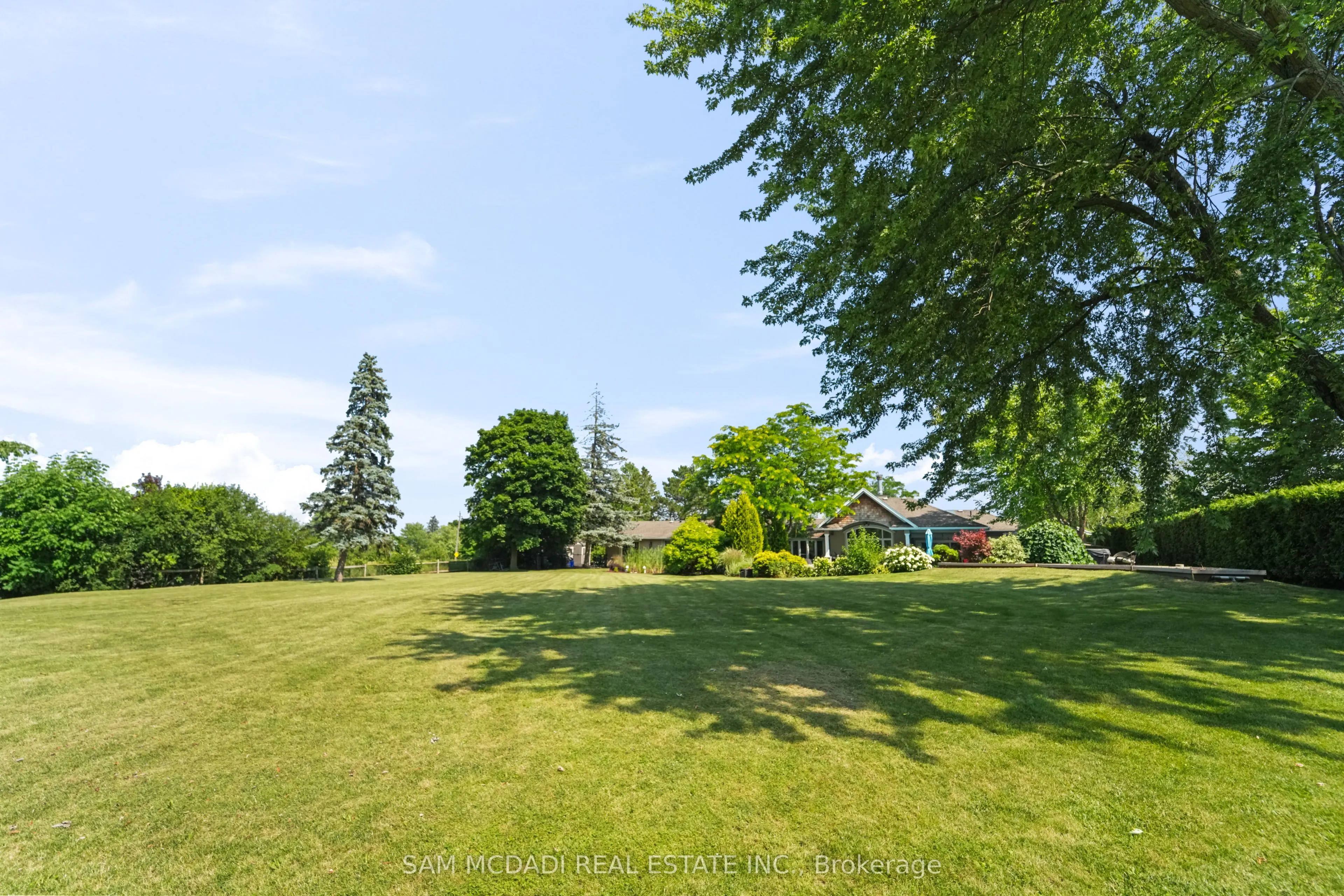 2577 No 8 Side Road