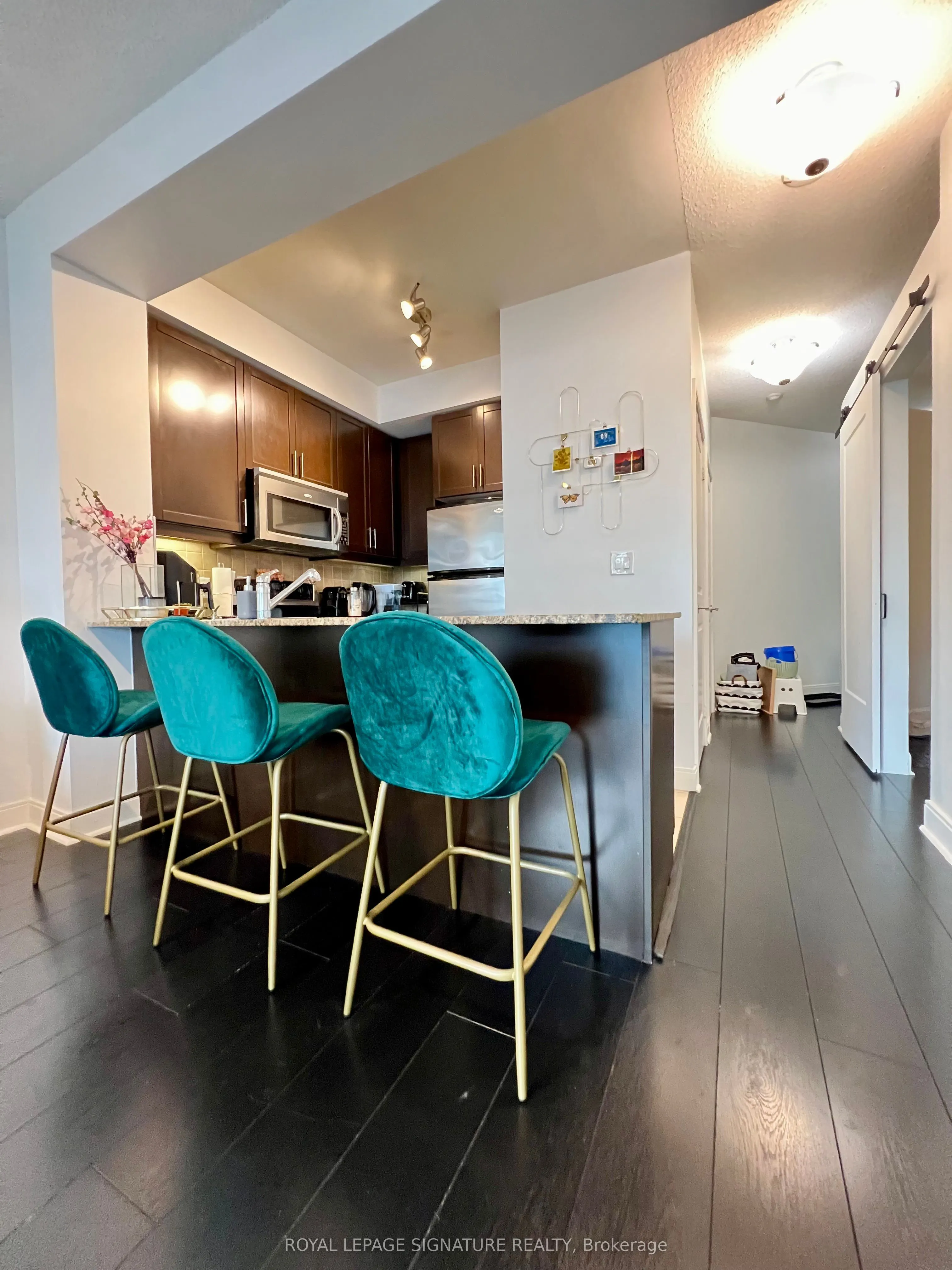 80 Absolute Avenue, #607