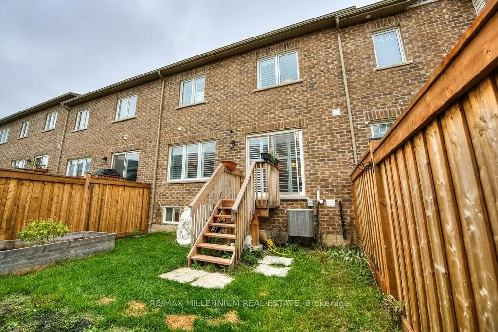 312 Gillett Point