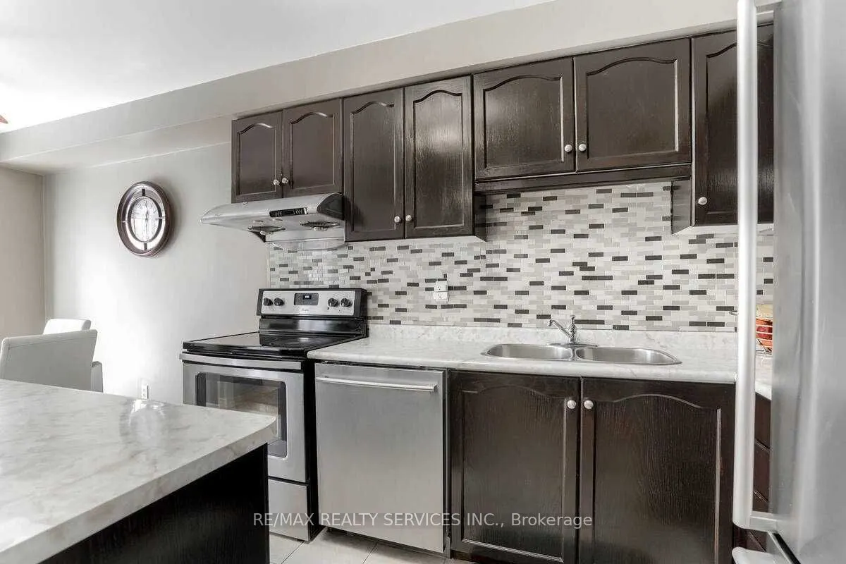 6888 Dillingwood Drive