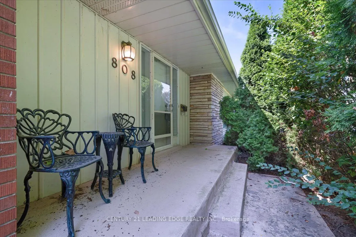 808 Falcon Boulevard