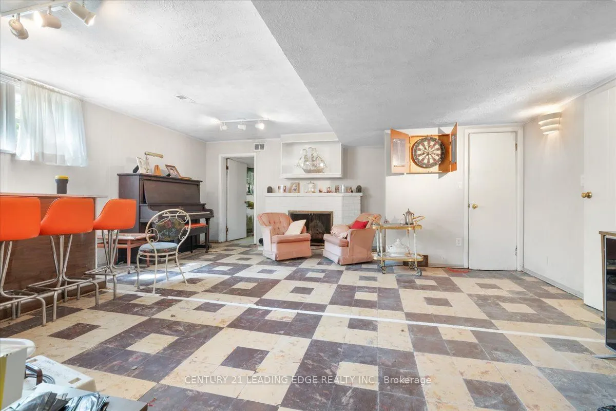 808 Falcon Boulevard