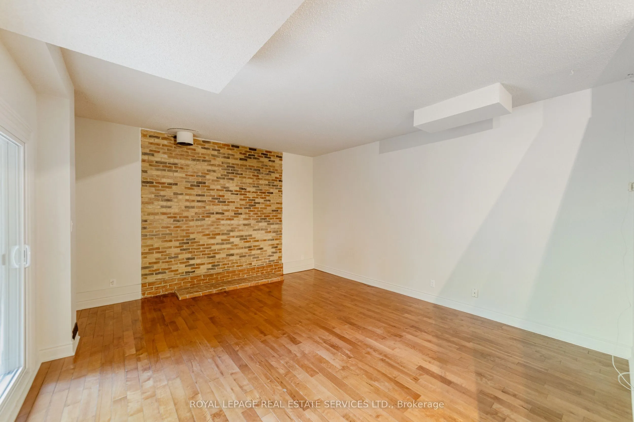 1433 Lefkas Court