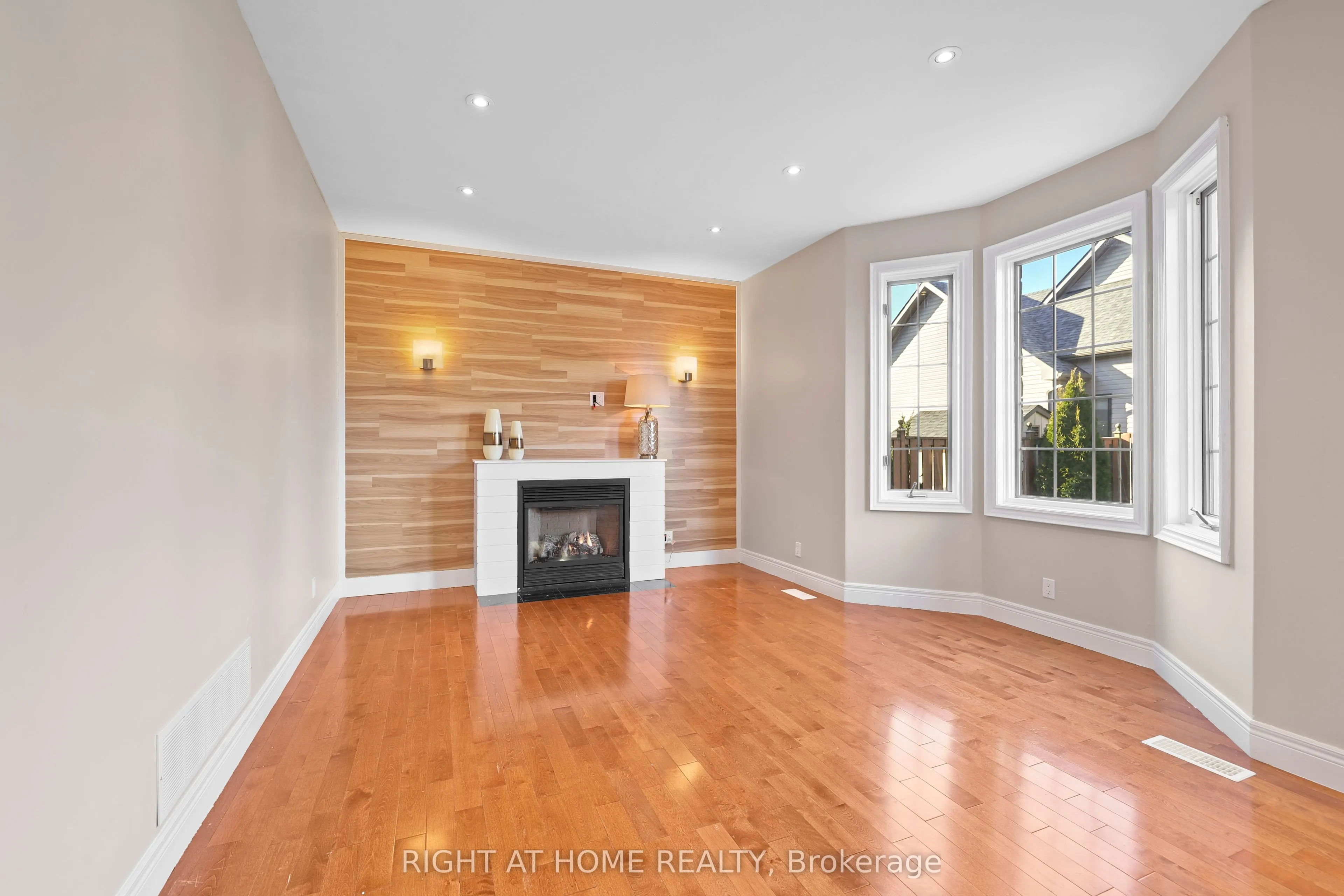 3227 Lakeshore Road