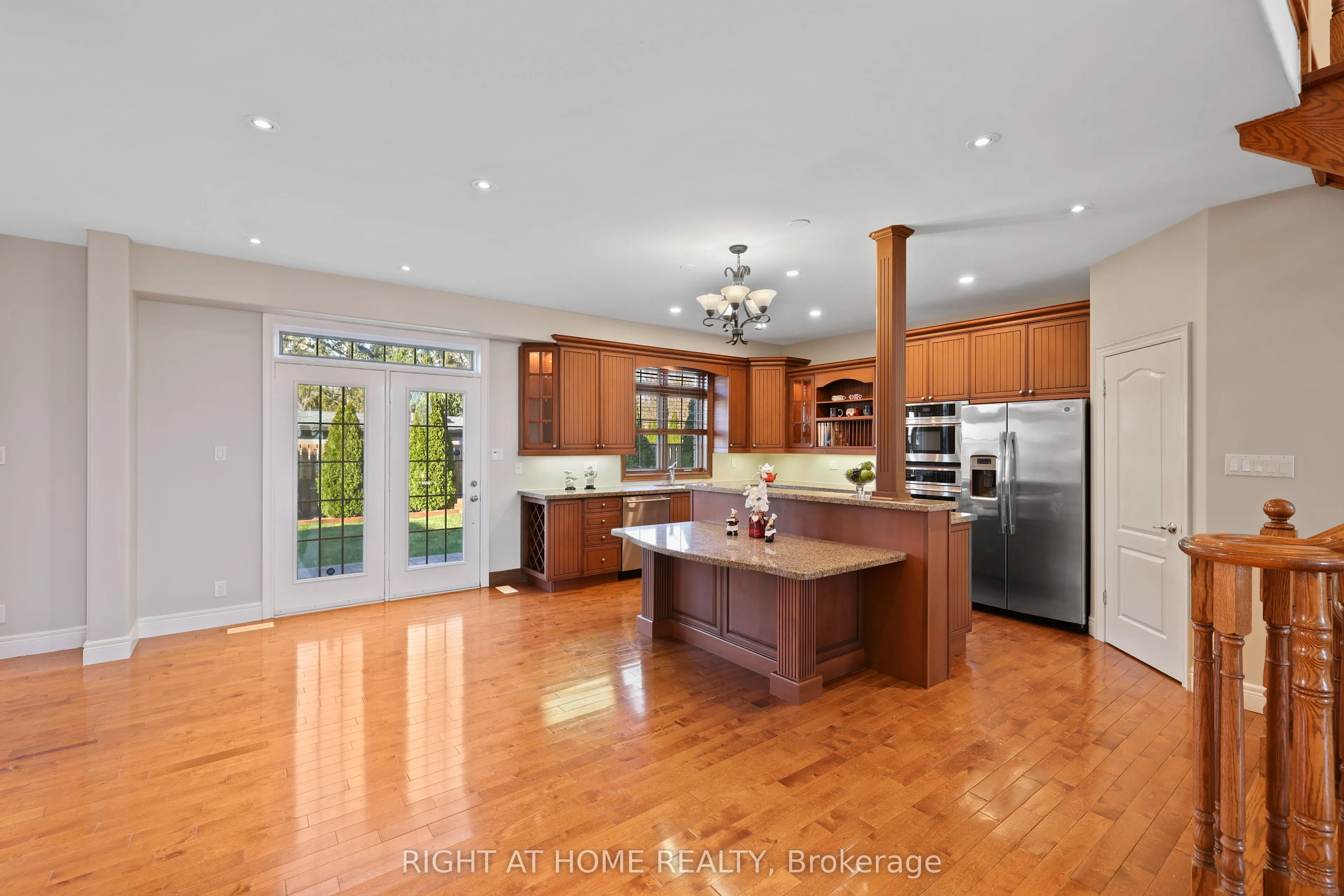 3227 Lakeshore Road
