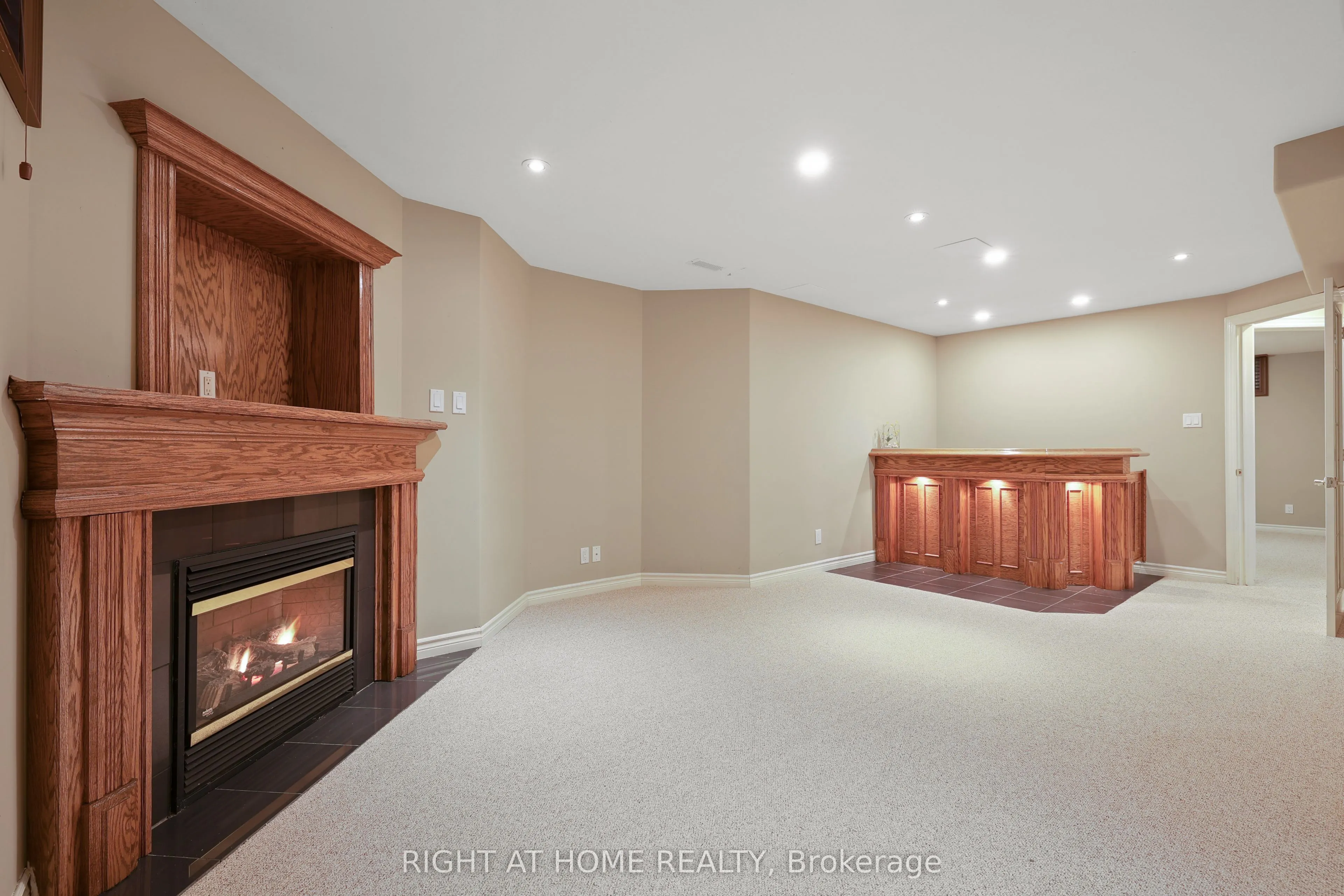 3227 Lakeshore Road