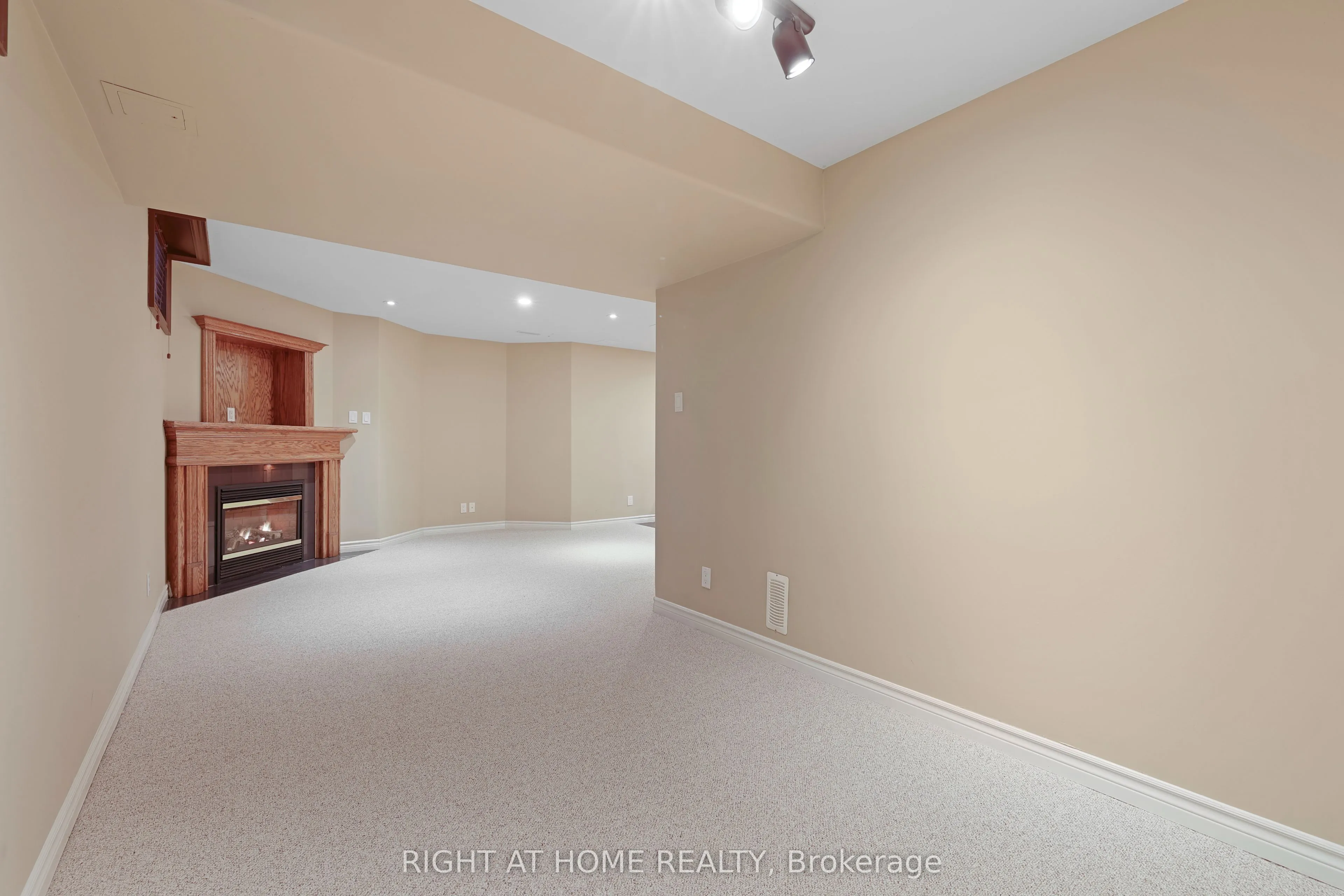 3227 Lakeshore Road