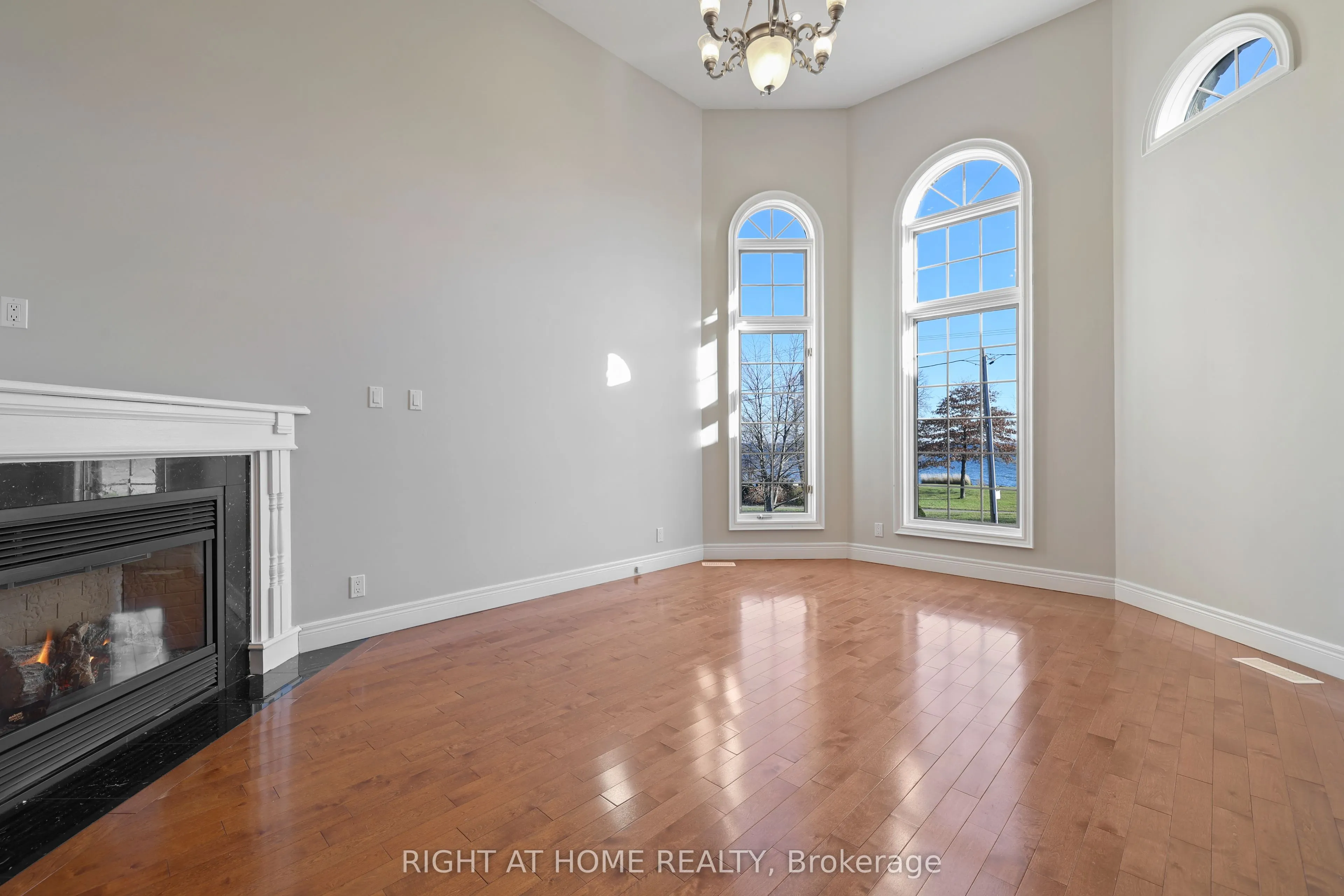 3227 Lakeshore Road