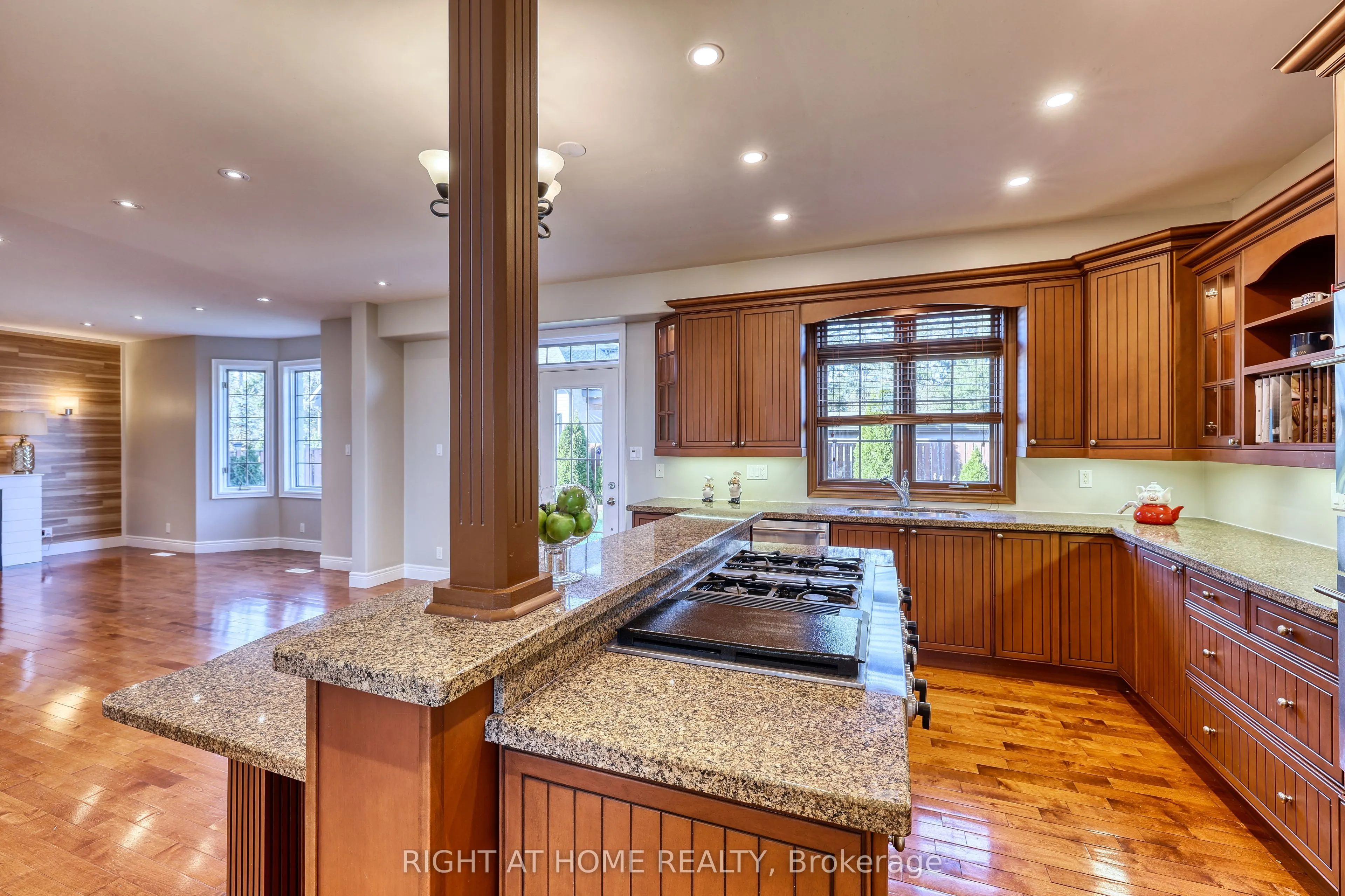 3227 Lakeshore Road