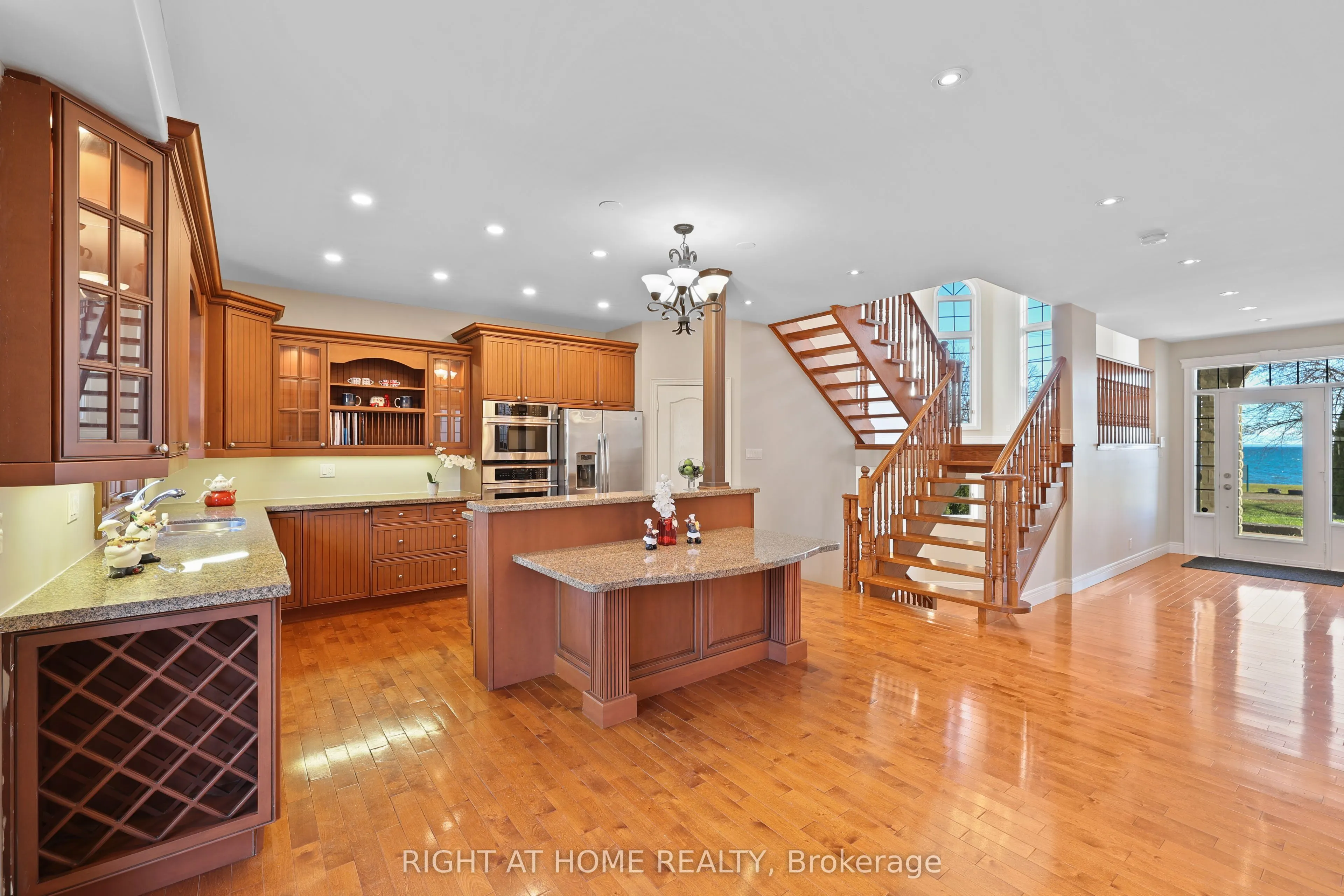 3227 Lakeshore Road