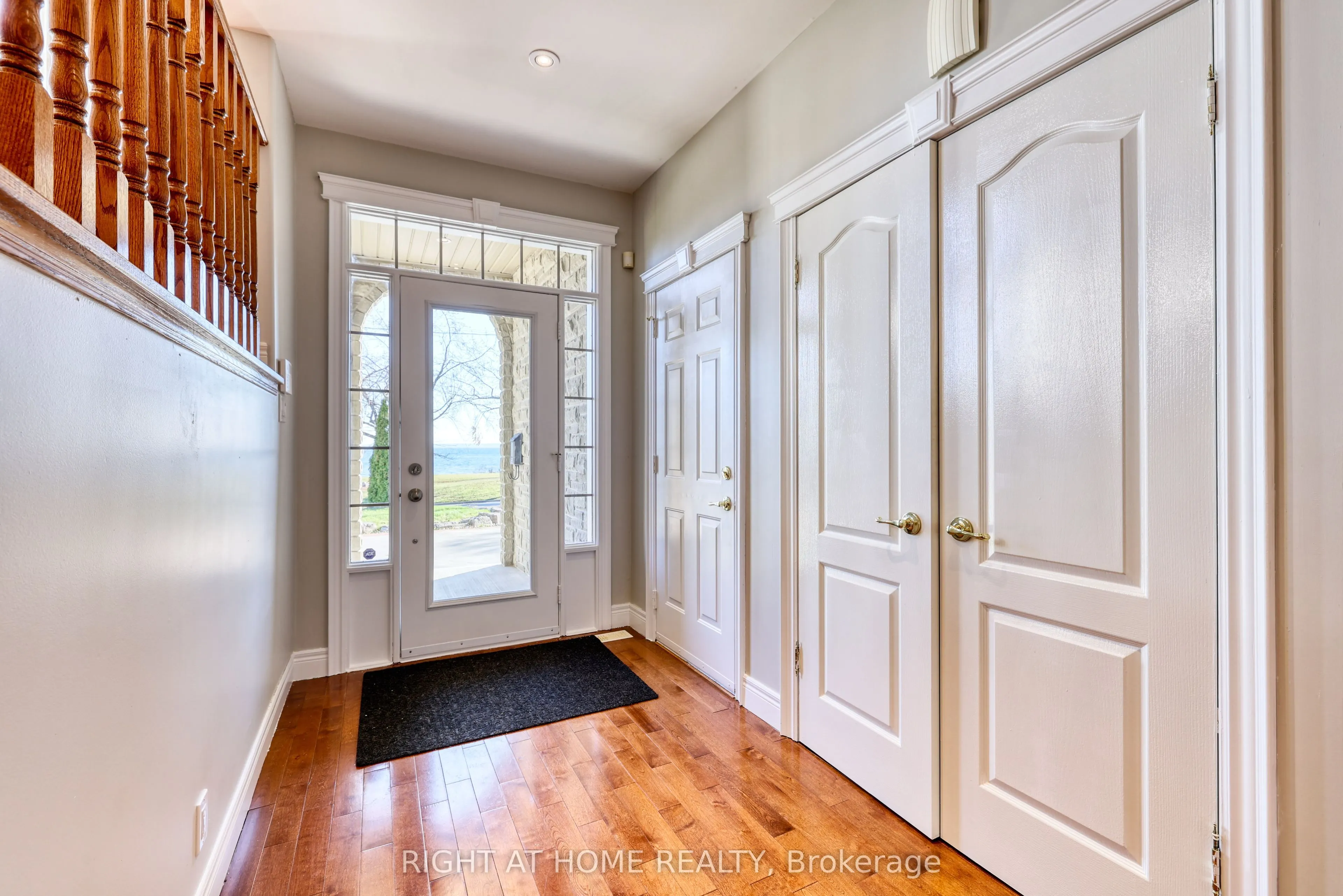 3227 Lakeshore Road