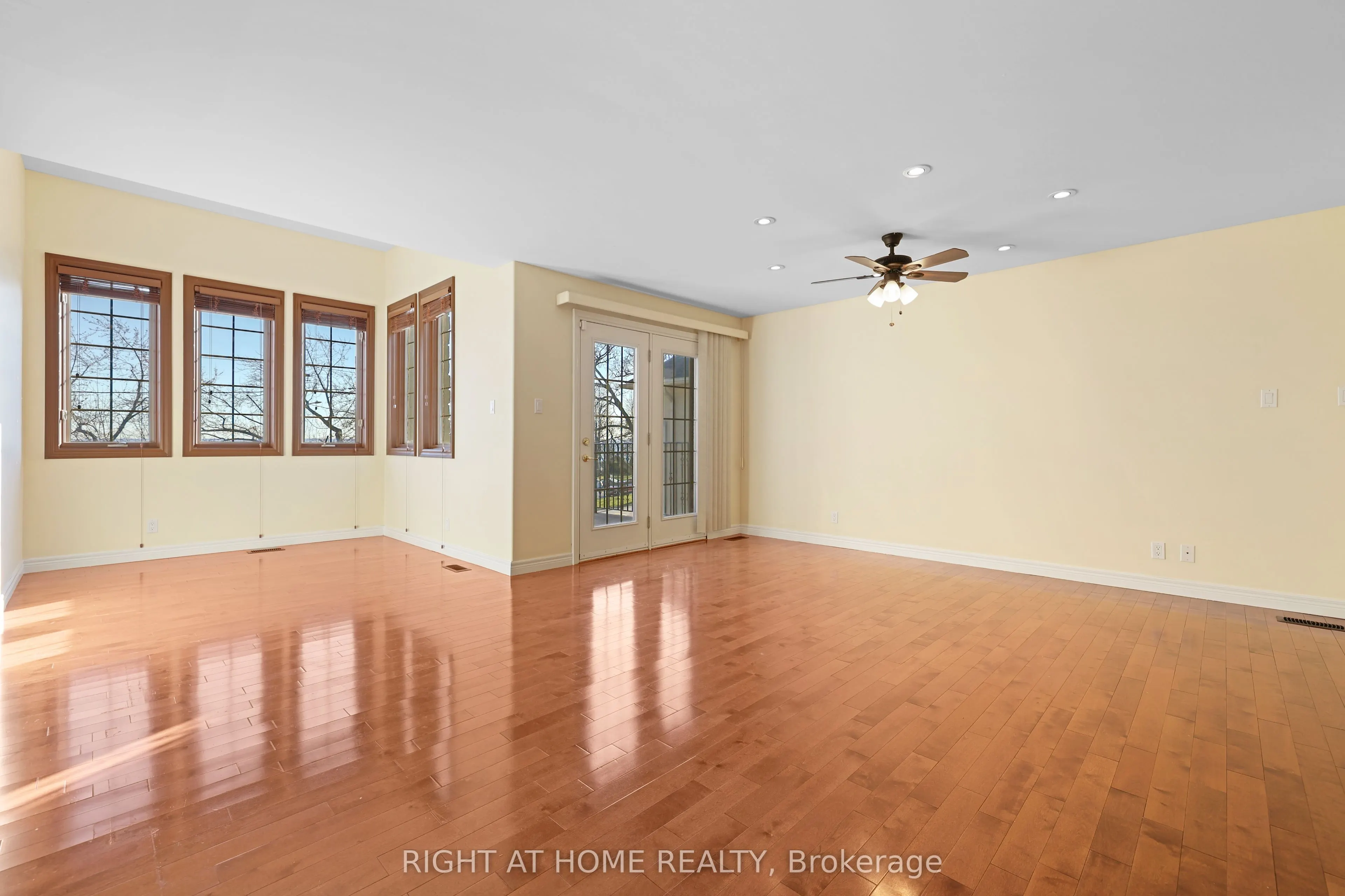 3227 Lakeshore Road