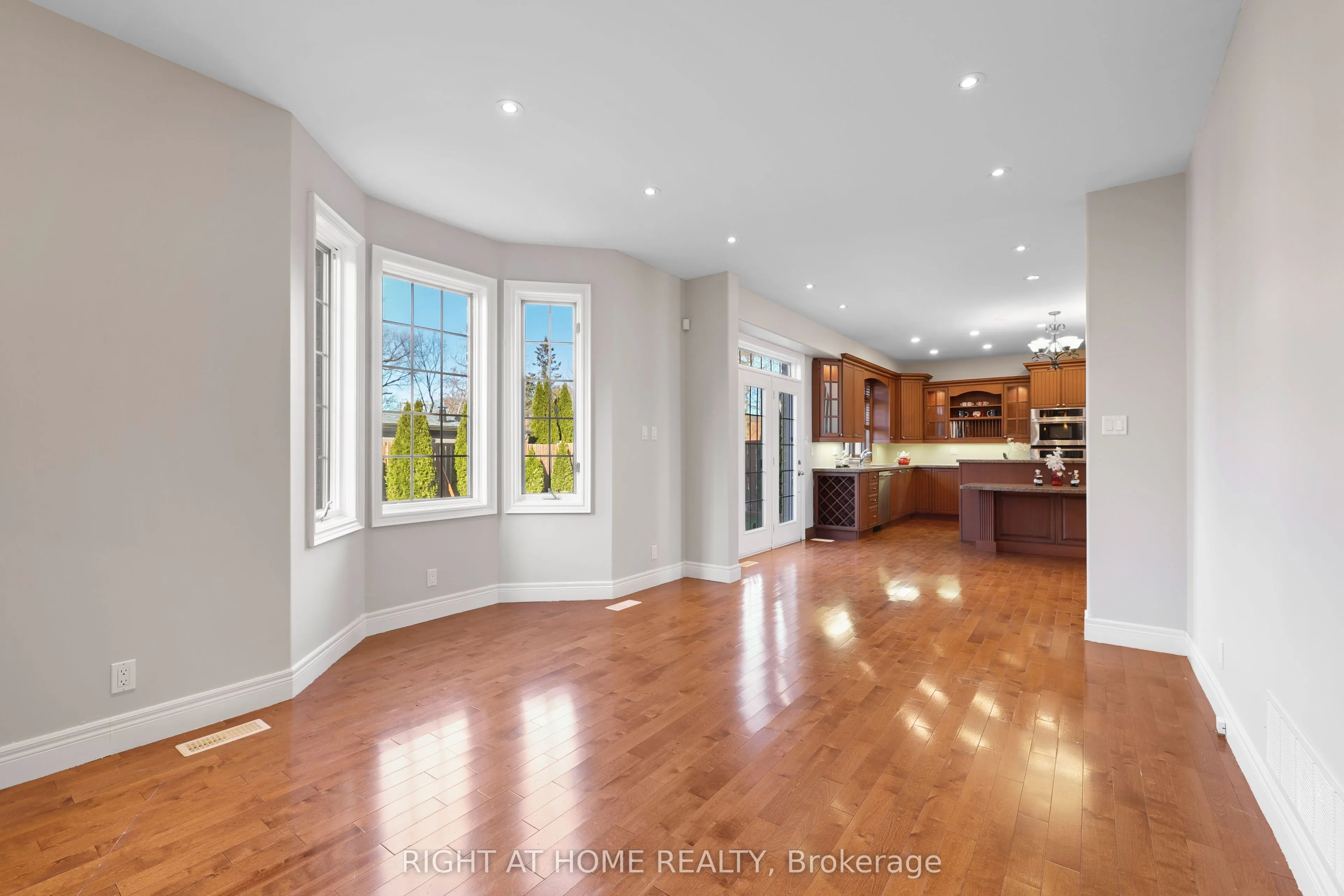 3227 Lakeshore Road