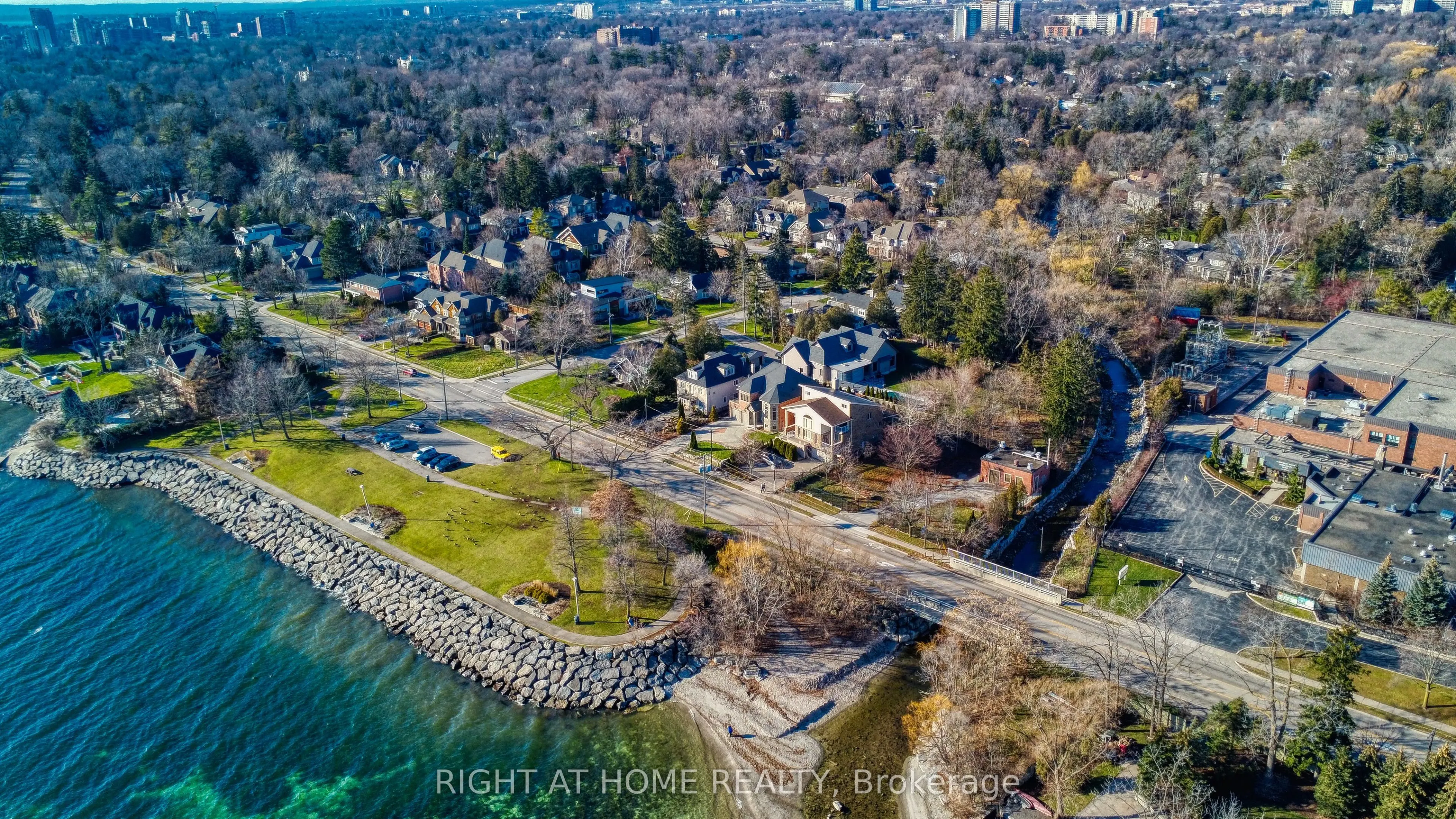 3227 Lakeshore Road