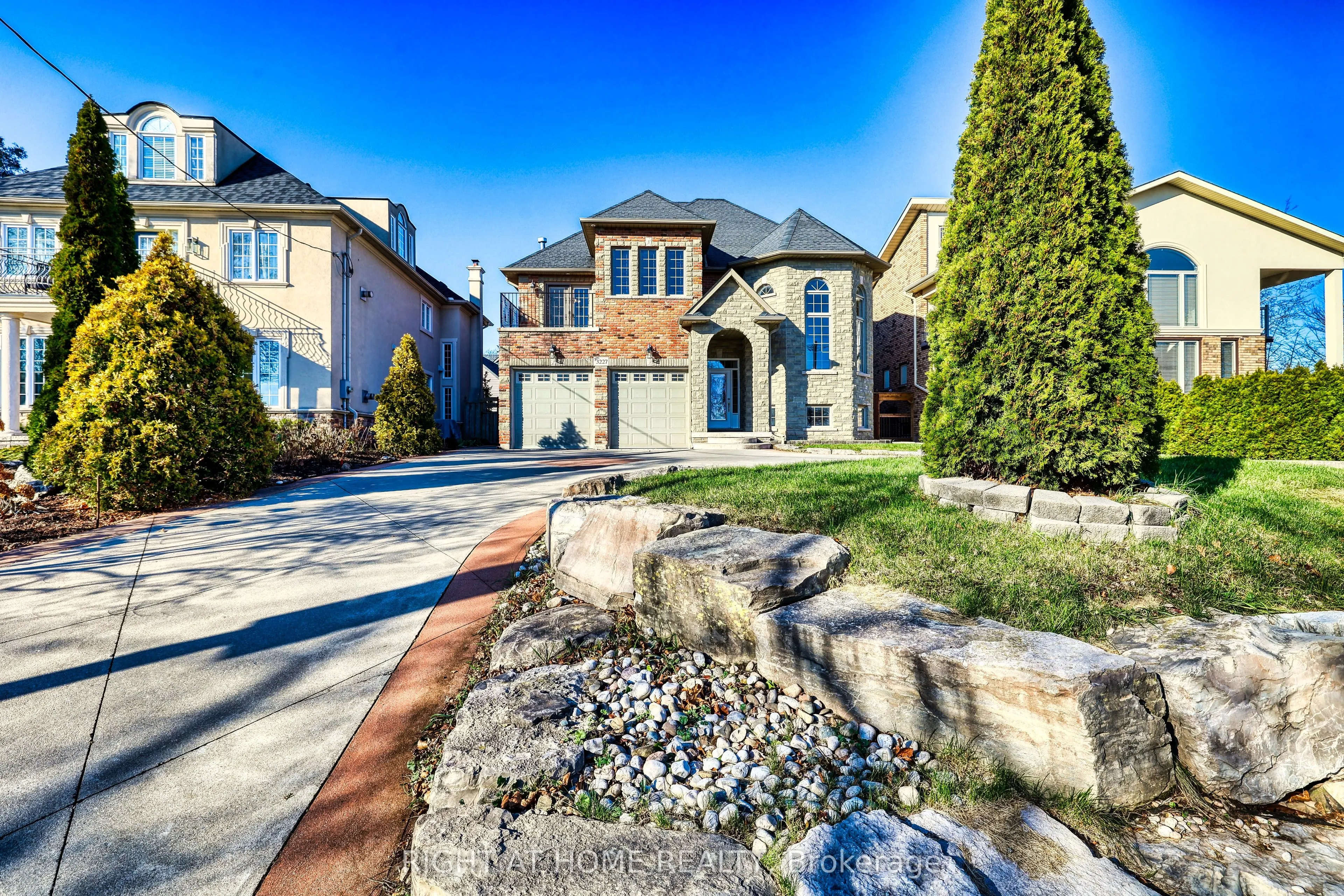 3227 Lakeshore Road