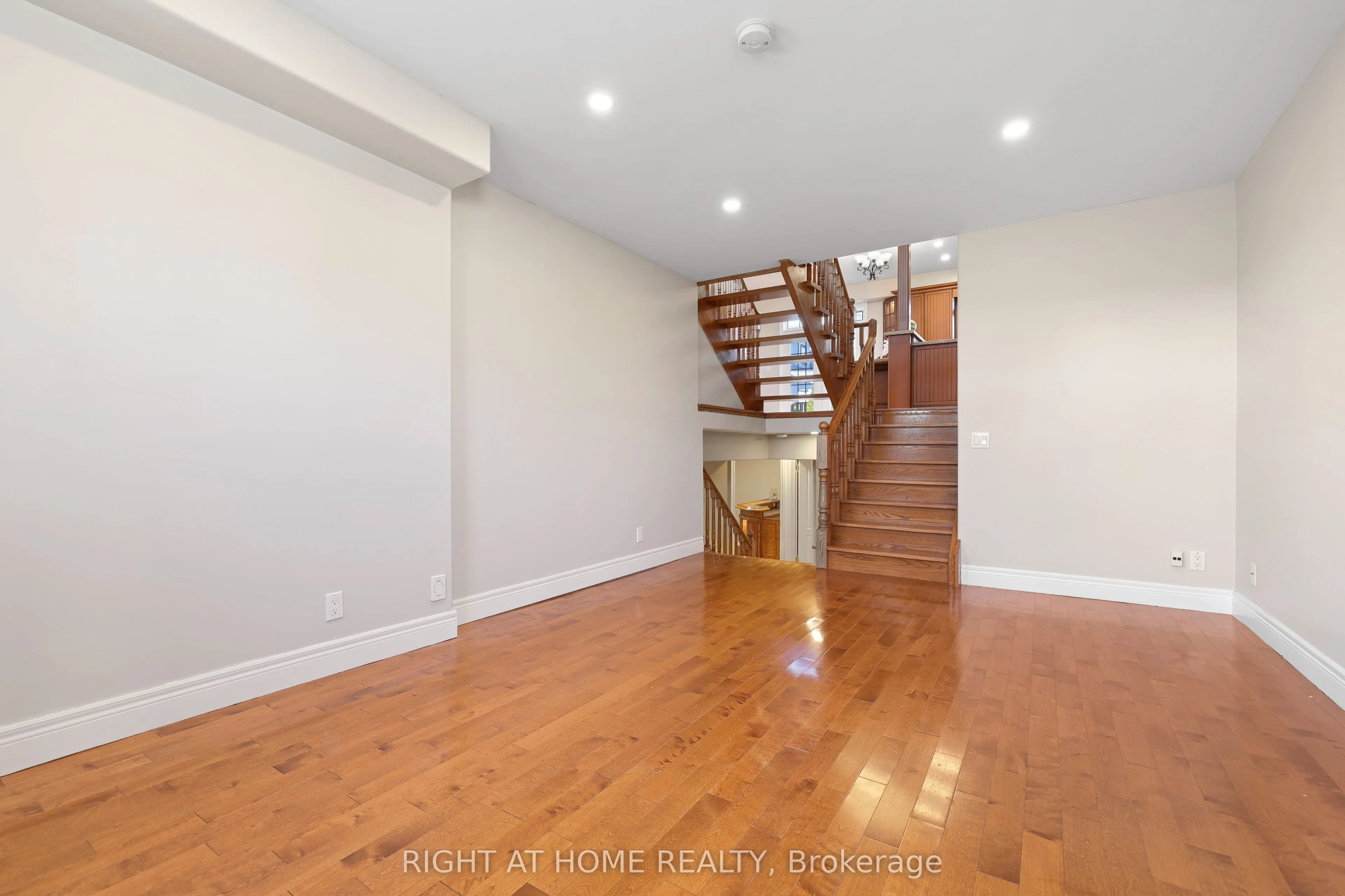 3227 Lakeshore Road