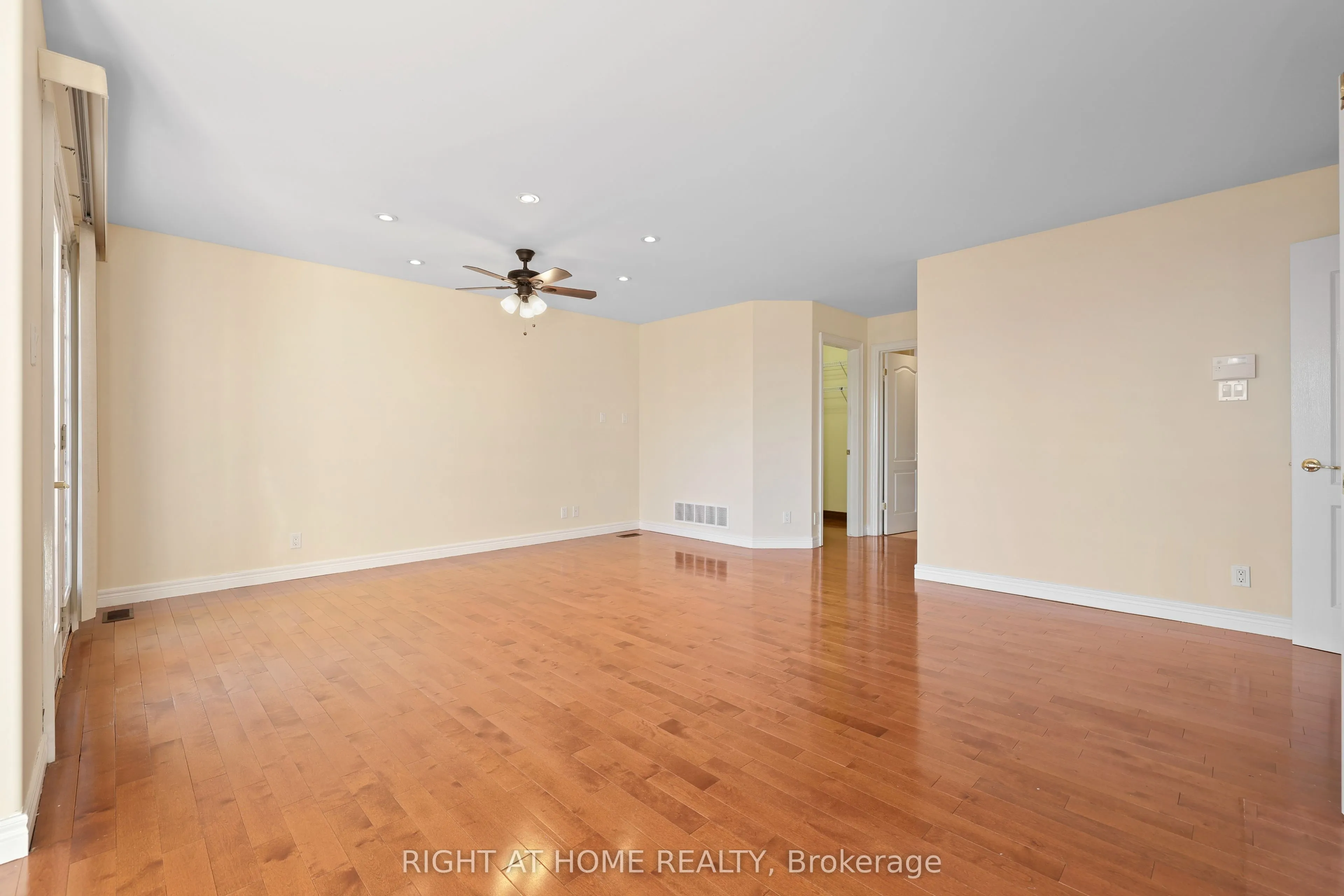 3227 Lakeshore Road