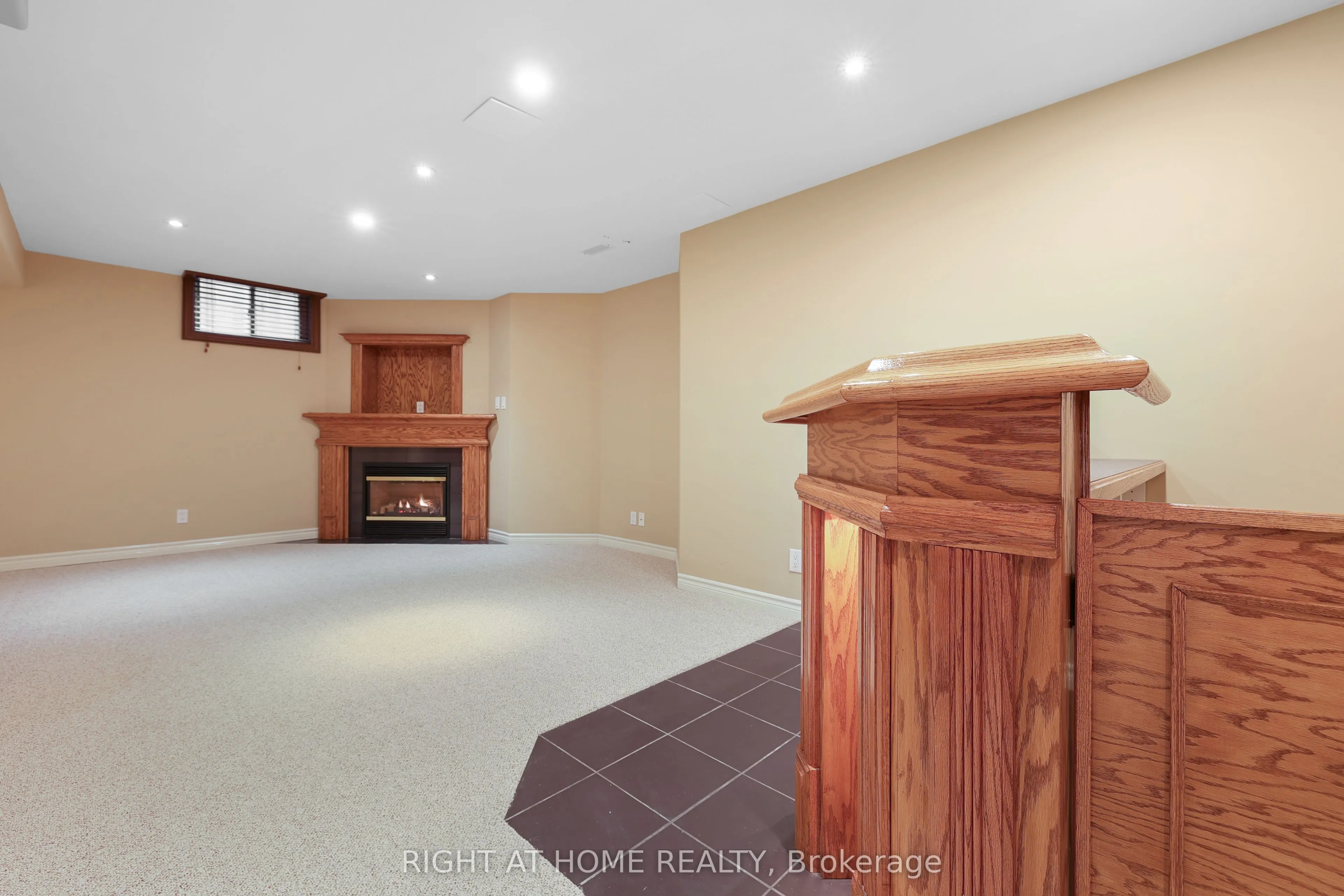 3227 Lakeshore Road
