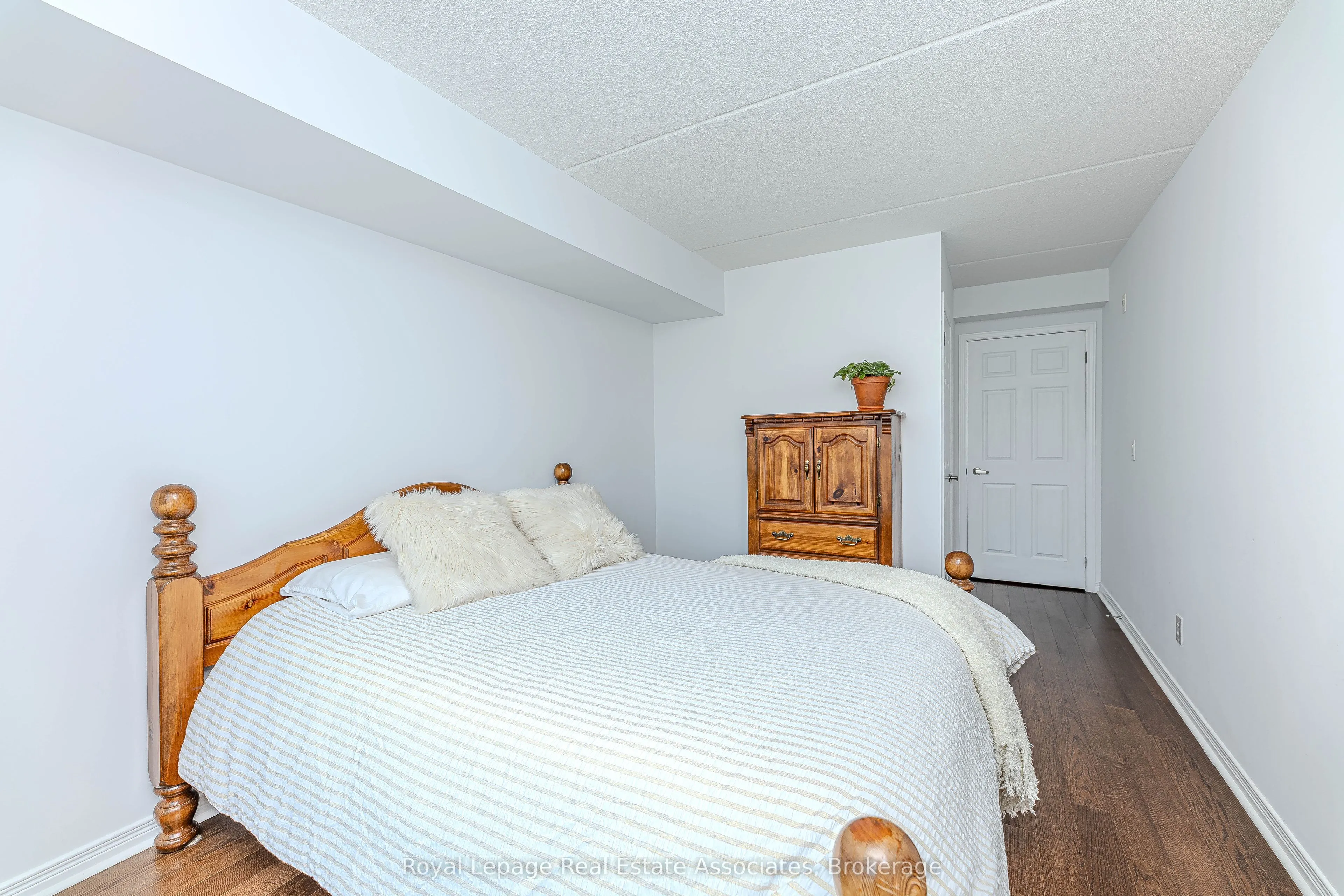 60 Via Rosedale Way, #202