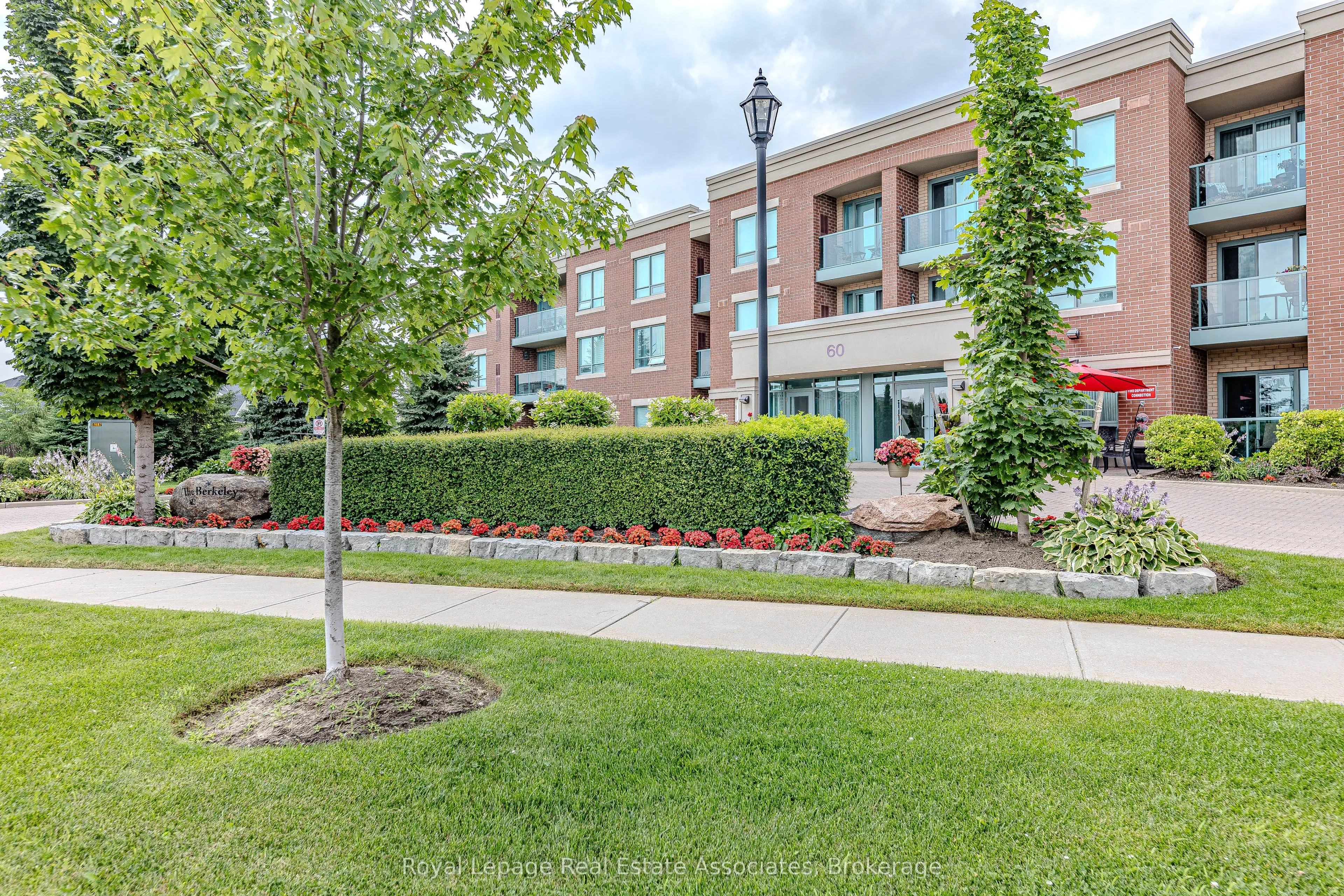 60 Via Rosedale Way, #202
