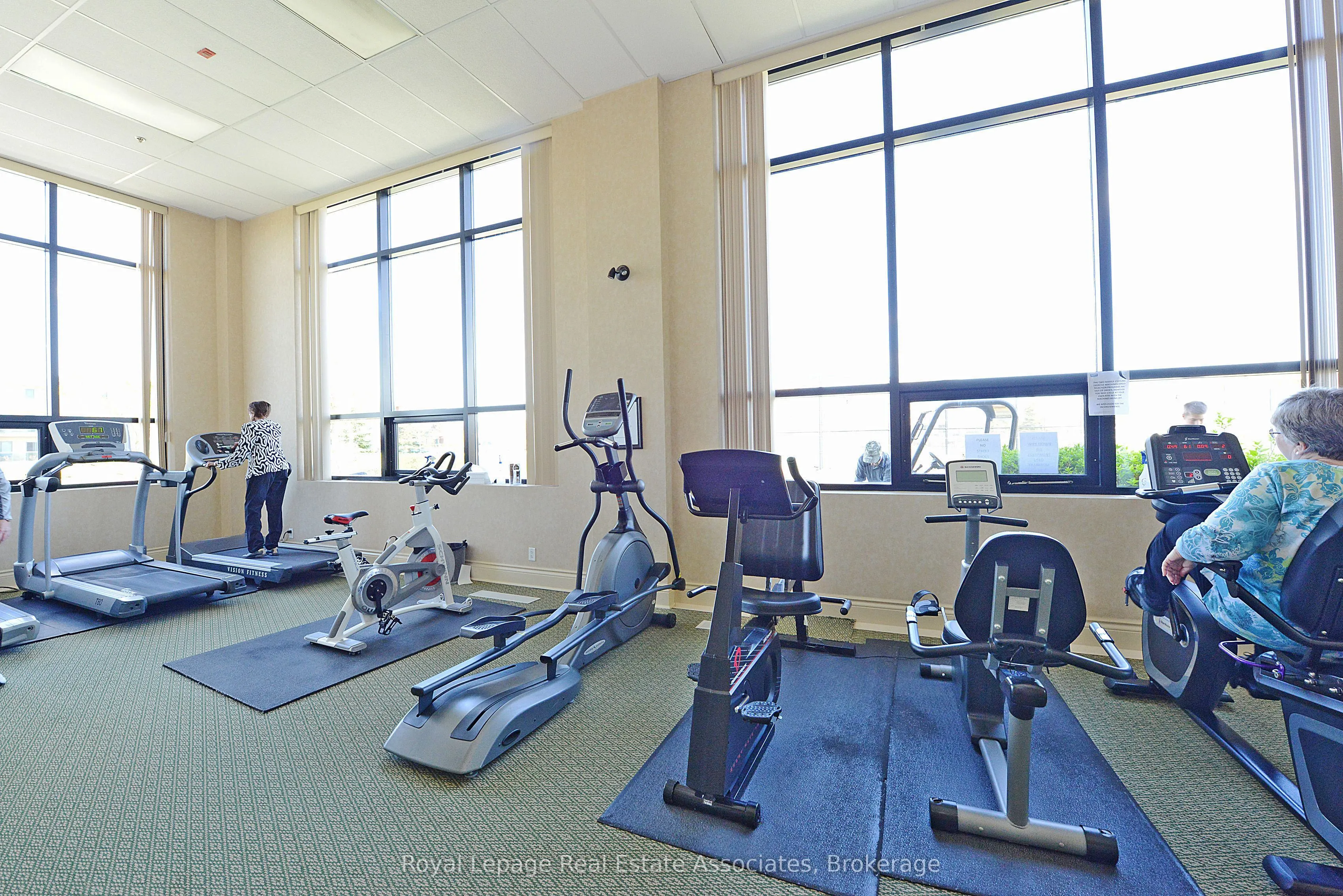 60 Via Rosedale Way, #202