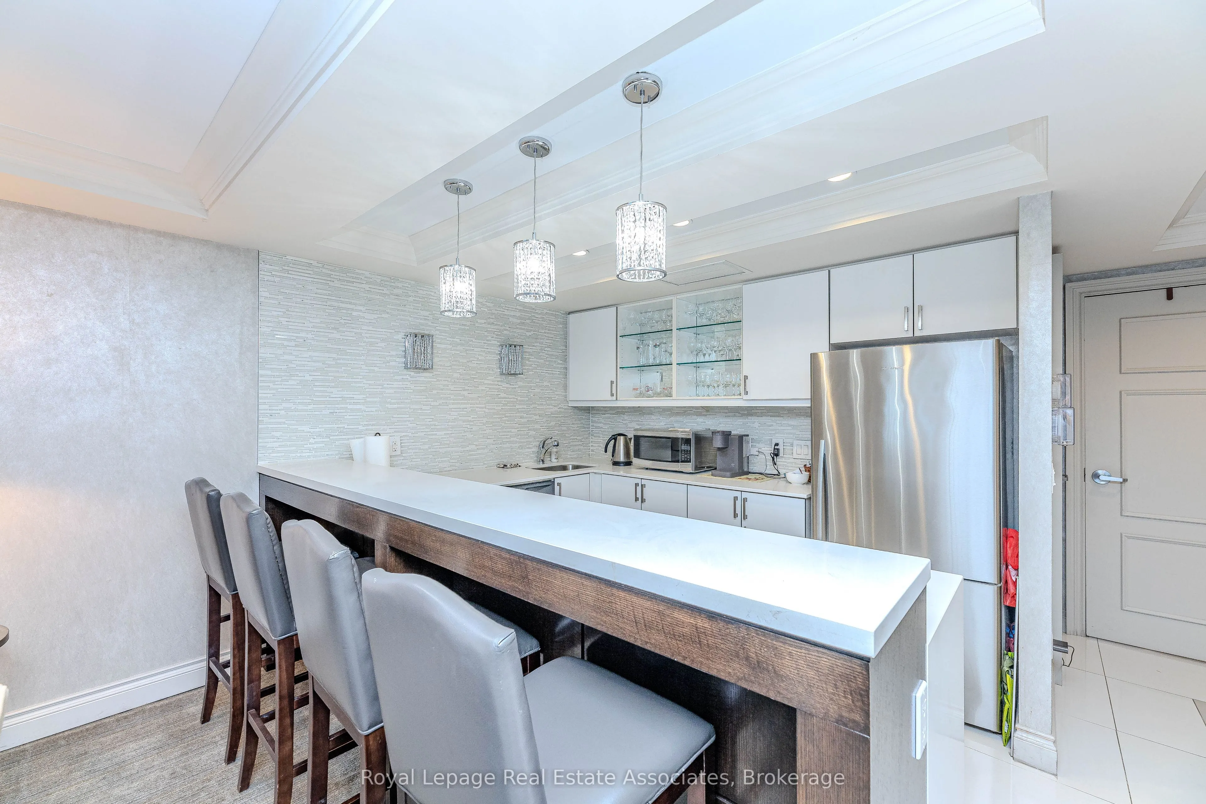 60 Via Rosedale Way, #202