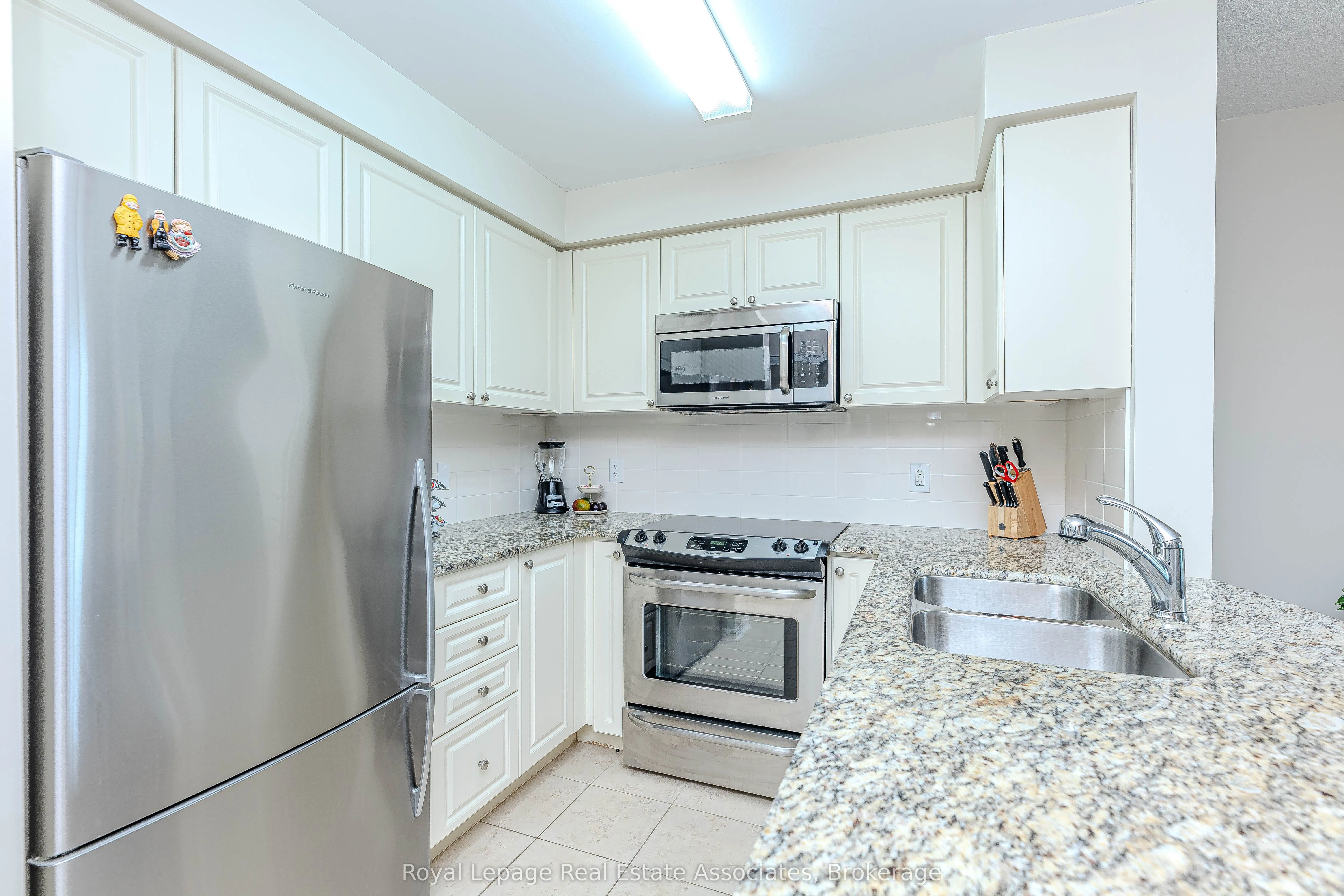 60 Via Rosedale Way, #202