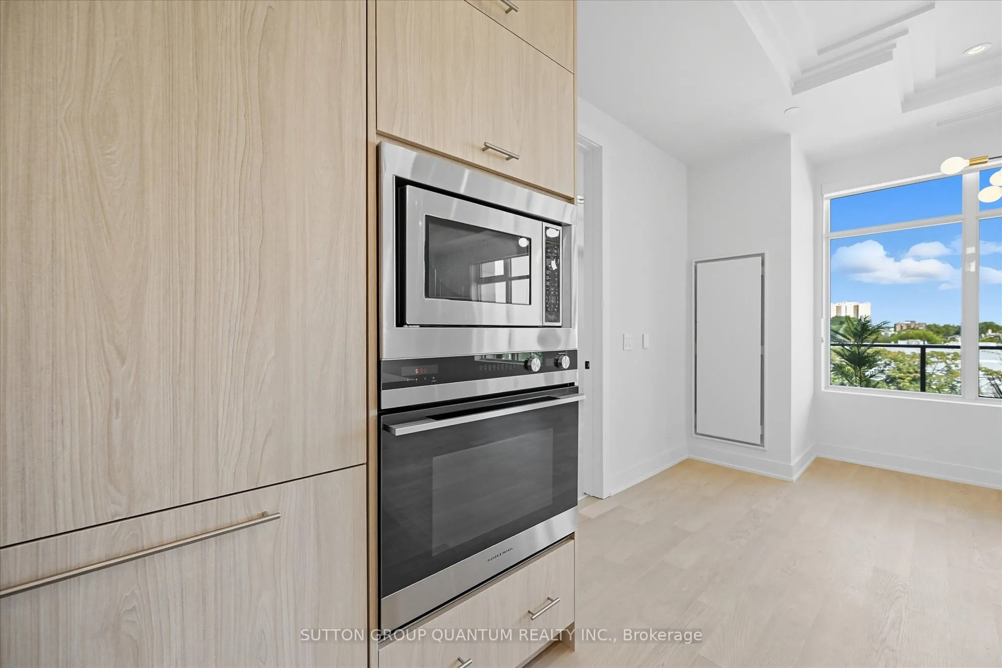 123 Maurice Drive, #409