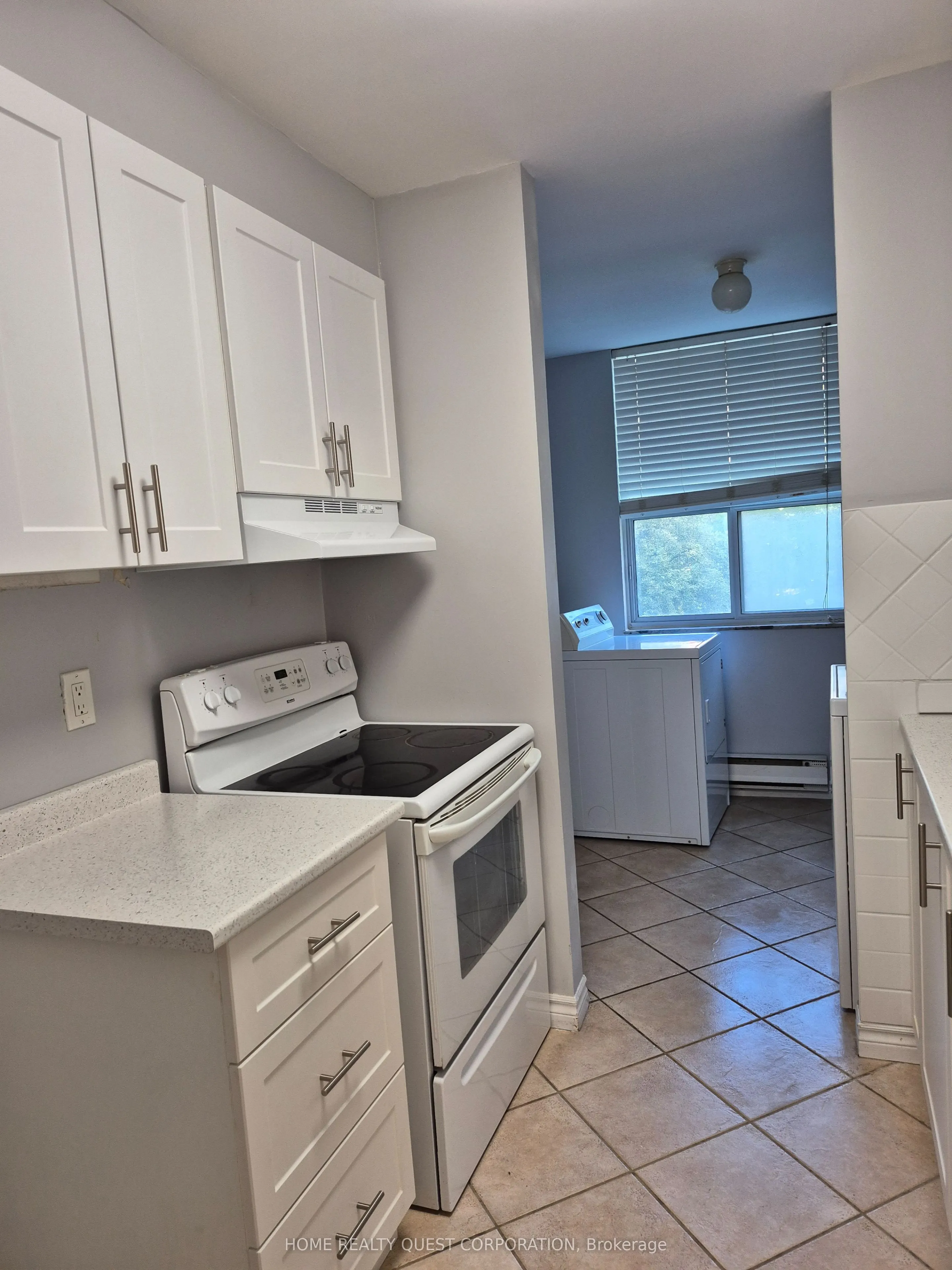 966 Inverhouse Drive, #304