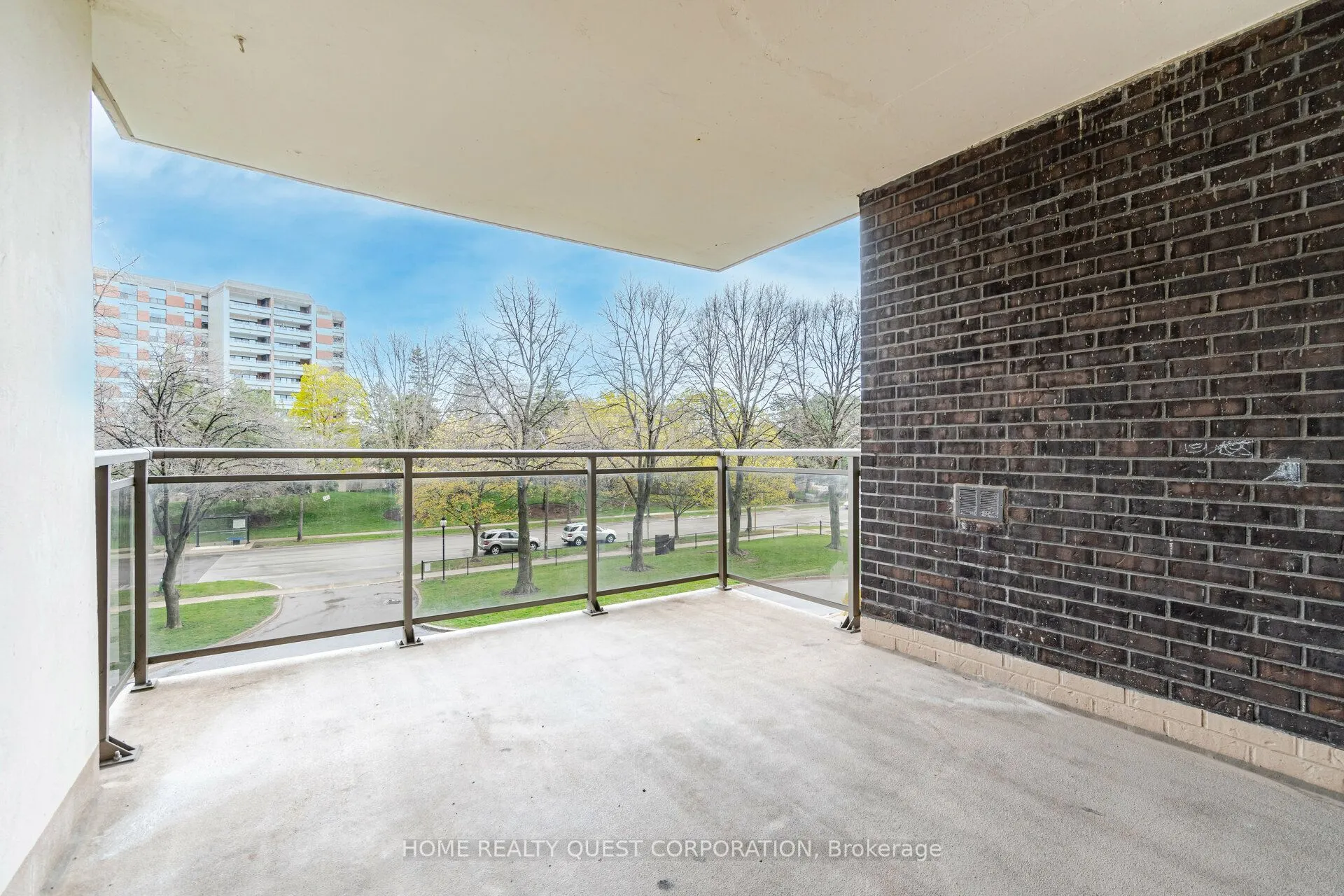 966 Inverhouse Drive, #304